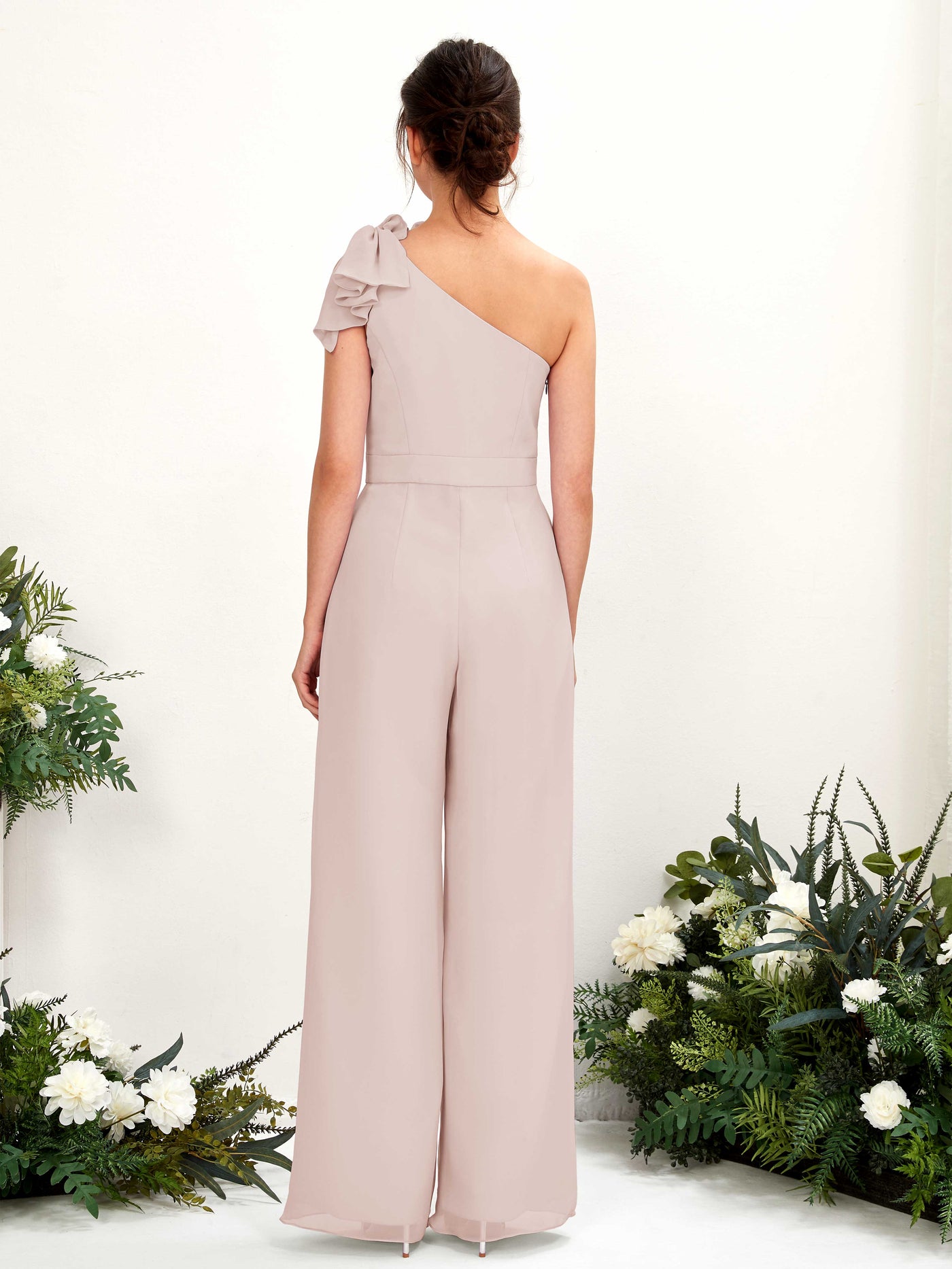Carlyna Combinaison Décolleté Asymétrique Longueur ras du sol Robes de demoiselle d'honneur Biscotti #couleur_biscotti