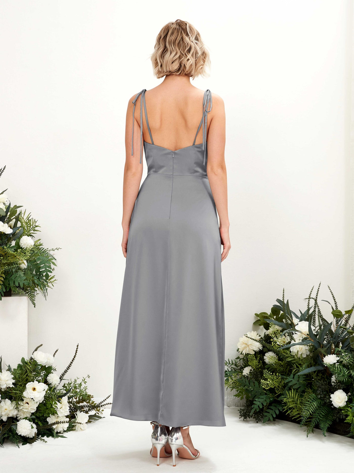 Carlyna Empire Col bénitier Longueur mollet Satin Robe de demoiselle d'honneur avec fente jambe Gris Acier #couleur_gris-acier