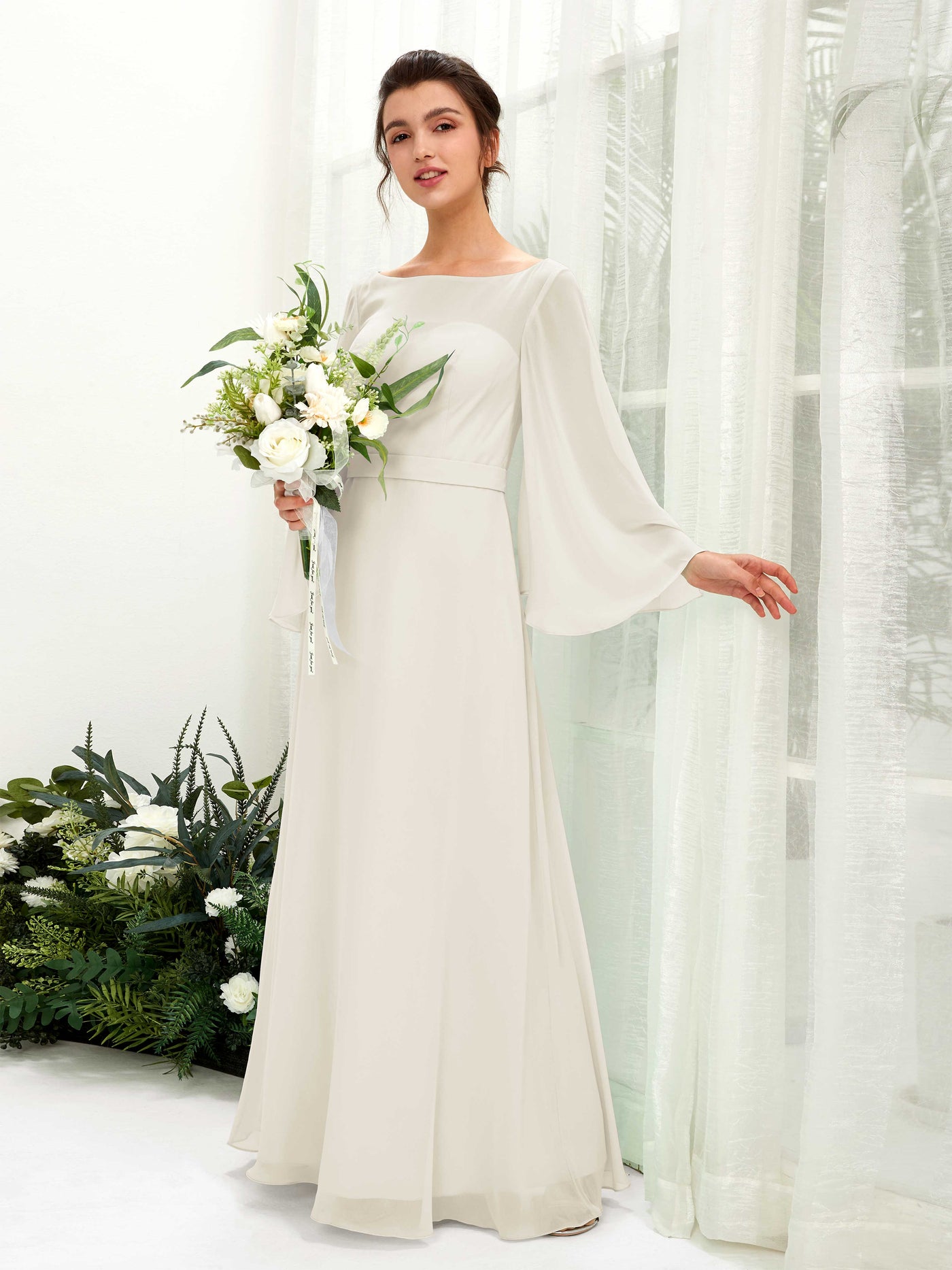 Carlyna Encolure bateau Longueur ras du sol Trapèze Manches longues Robes de demoiselle d'honneur Ivoire #couleur_ivoire