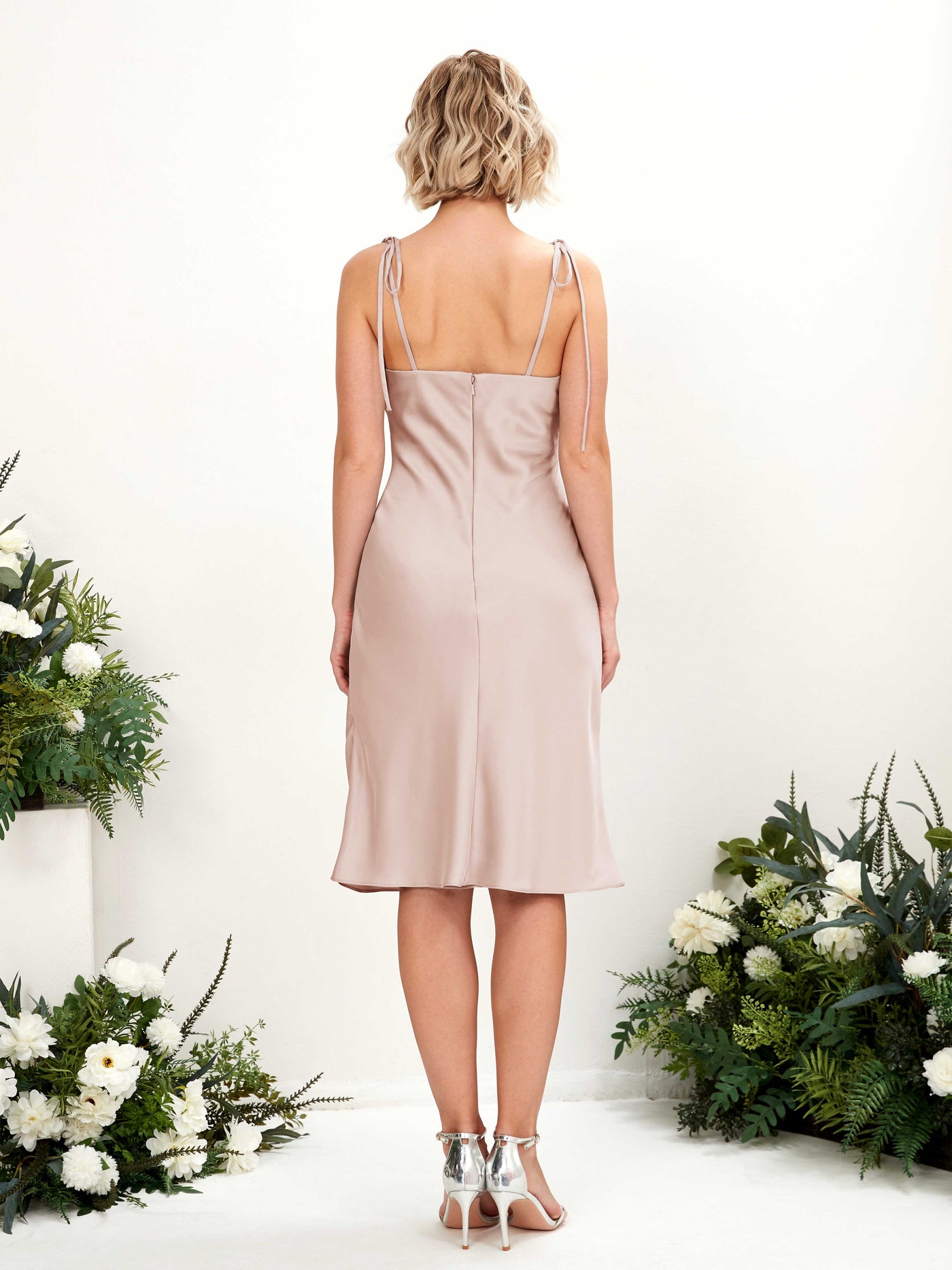 Carlyna Fourreau col bénitier longueur genou robe de demoiselle d'honneur Rose Perle #couleur_rose-perle