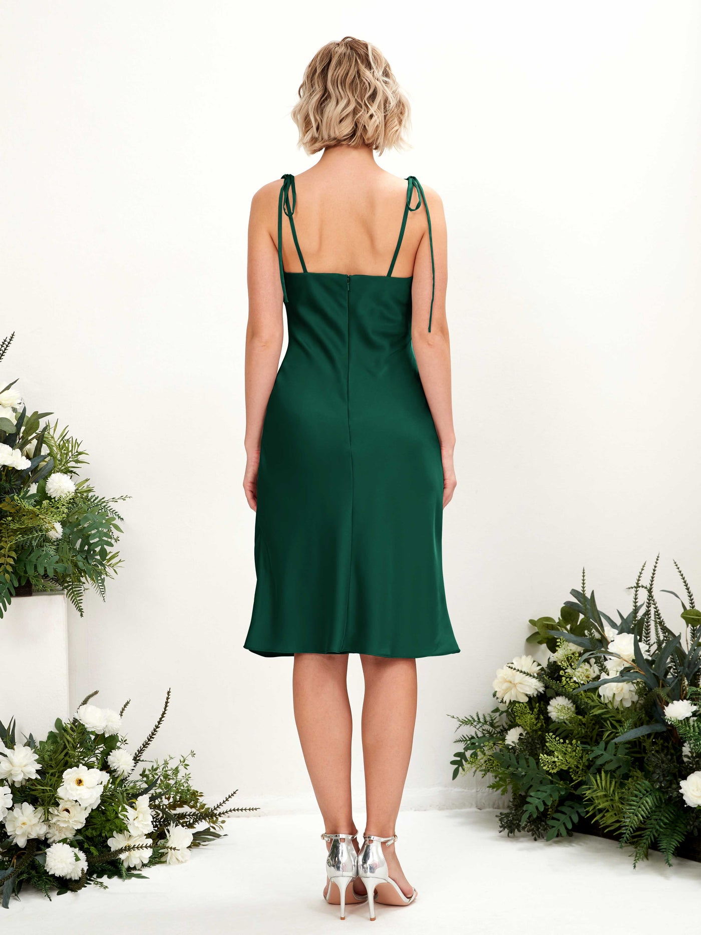 Carlyna Fourreau col bénitier longueur genou robe de demoiselle d'honneur Vert Chasseur #couleur_vert-chasseur
