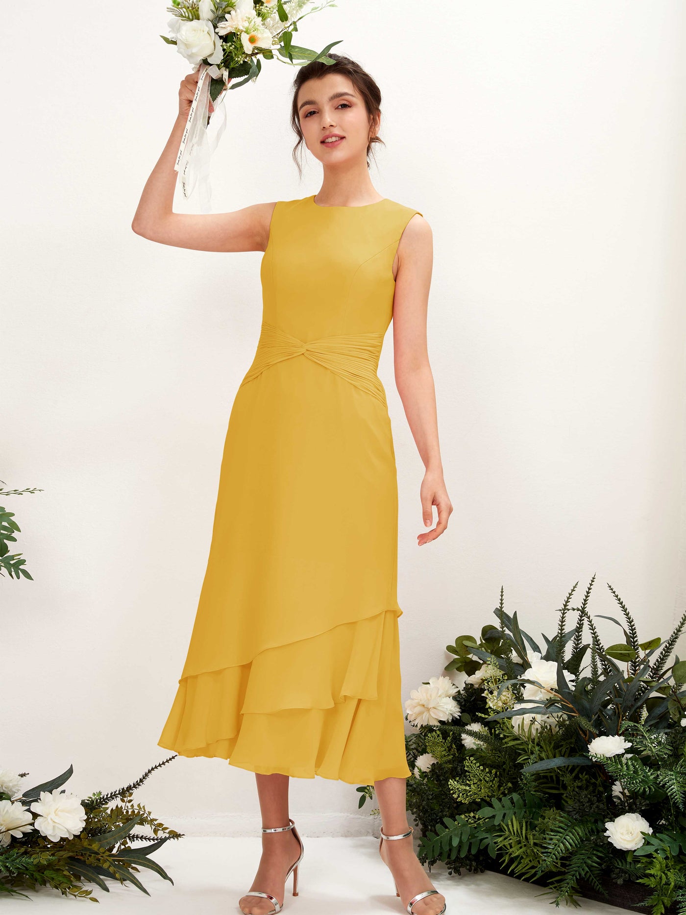 Carlyna Fourreau Col rond Longueur mollet Mousseline Robe de demoiselle d'honneur Jaune Moutard #couleur_jaune-moutard
