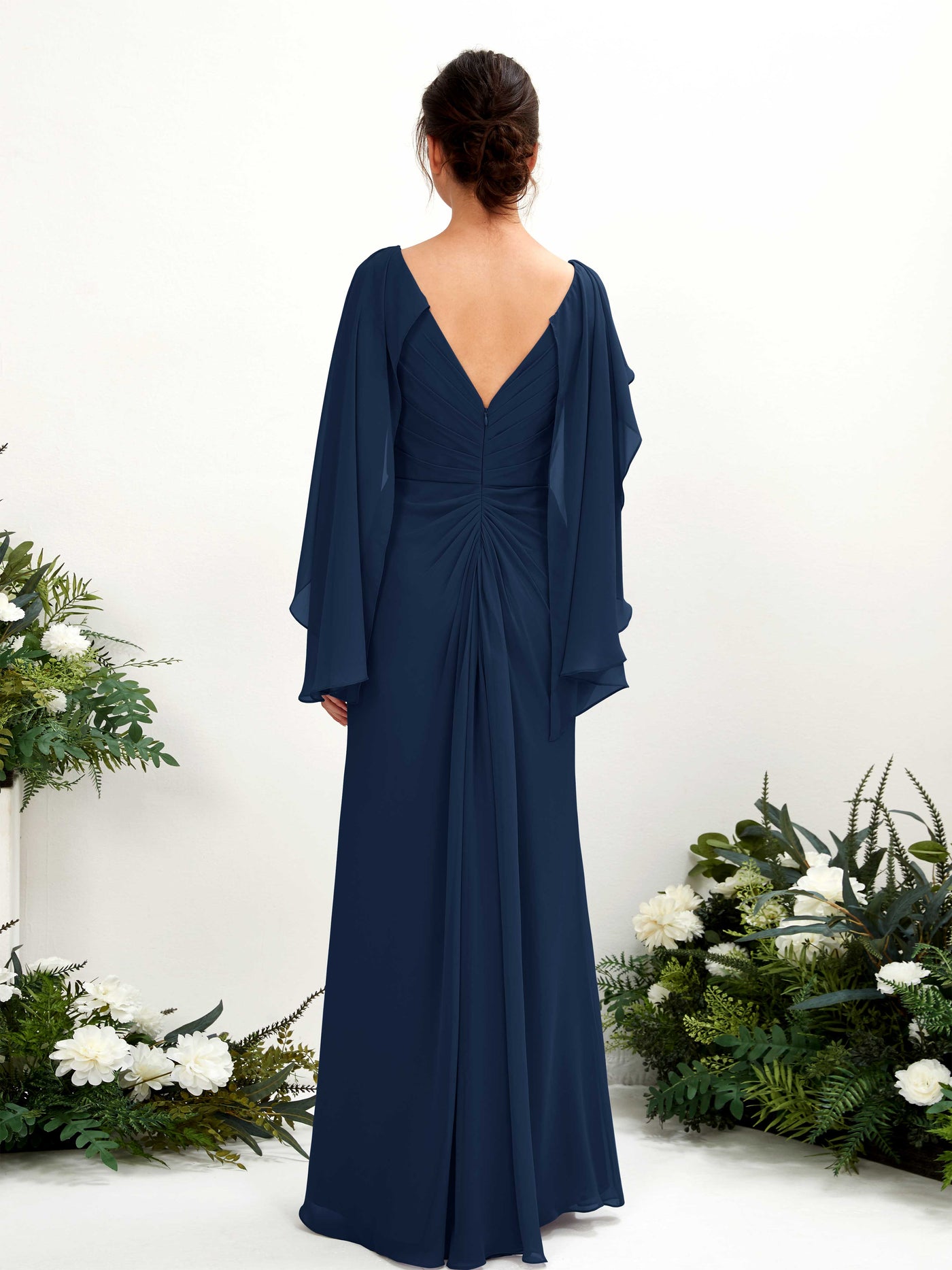 Carlyna Fourreau Col V Manches Cape Mousseline Robe de demoiselle d'honneur Bleu Marine #couleur_bleu-marine
