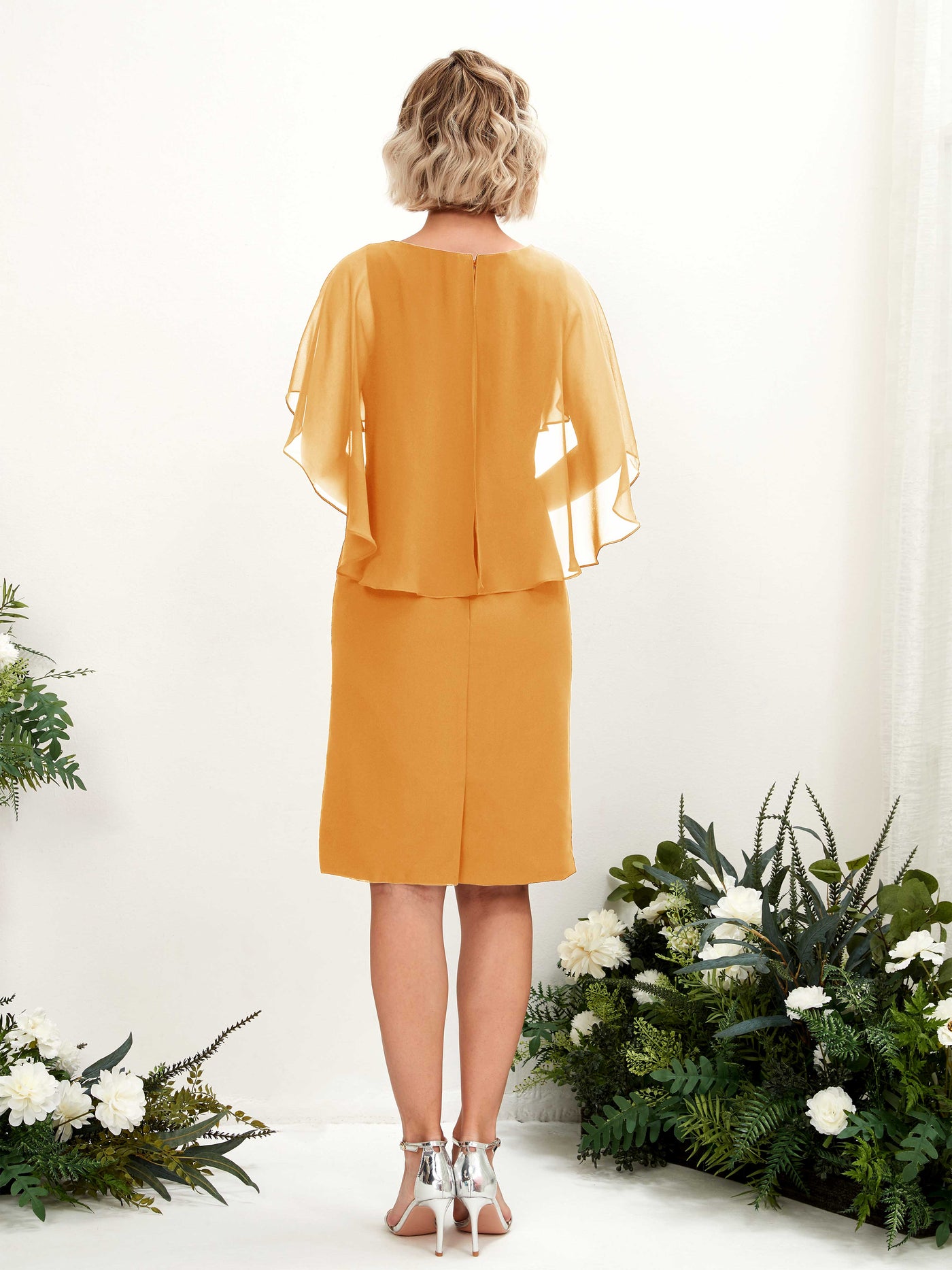 Carlyna Fourreau Col V Manches Cape Robe à genou Mousseline Mangue #couleur_mangue