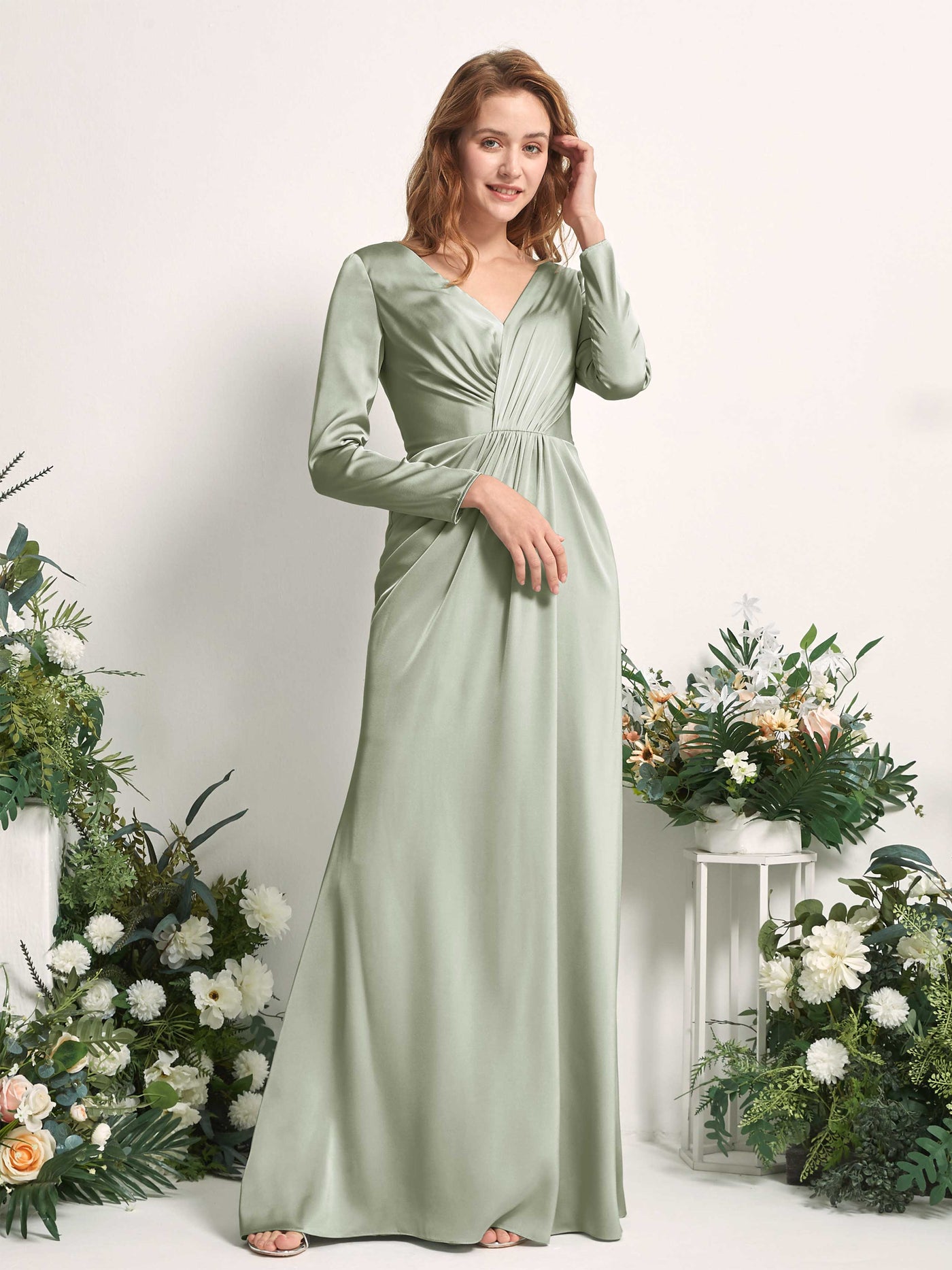 Carlyna Fourreau Col V Manches Longues Froncé Robes de demoiselle d'honneur Vert Sauge Foncé #couleur_vert-sauge-fonc