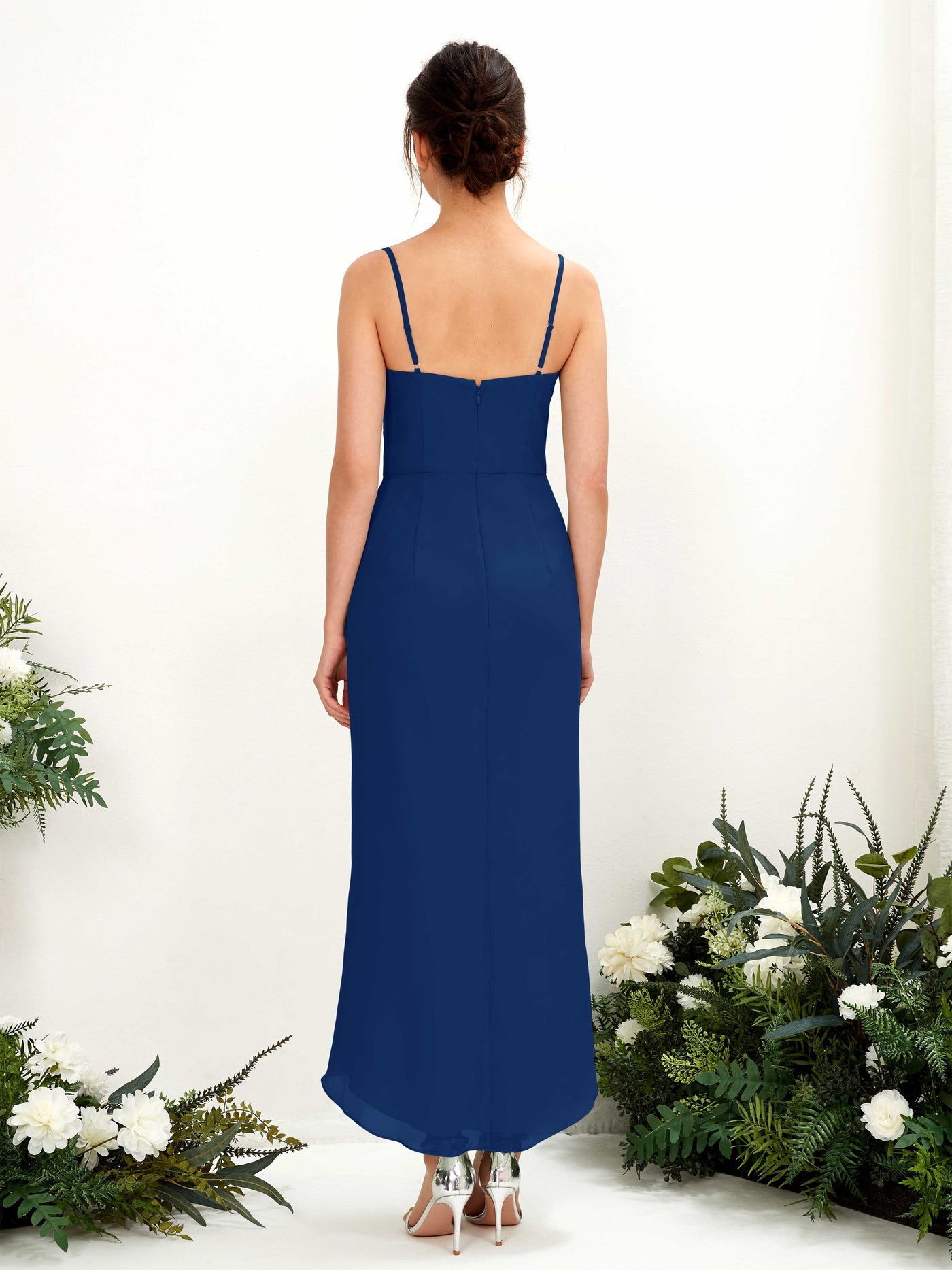 Carlyna Fourreau Longueur mollet Col V froncé robe de demoiselle d'honneur Bleu Roi #couleur_bleu-roi