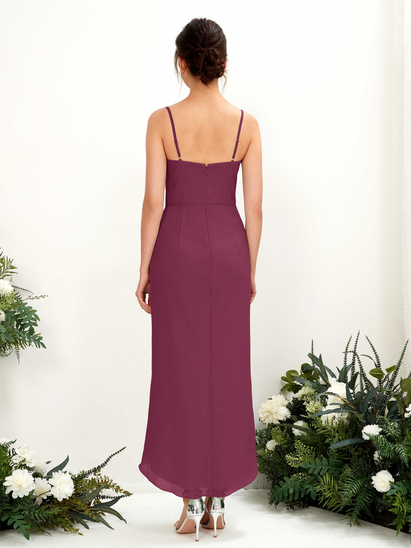 Carlyna Fourreau Longueur mollet Col V froncé robe de demoiselle d'honneur Chianti #couleur_chianti