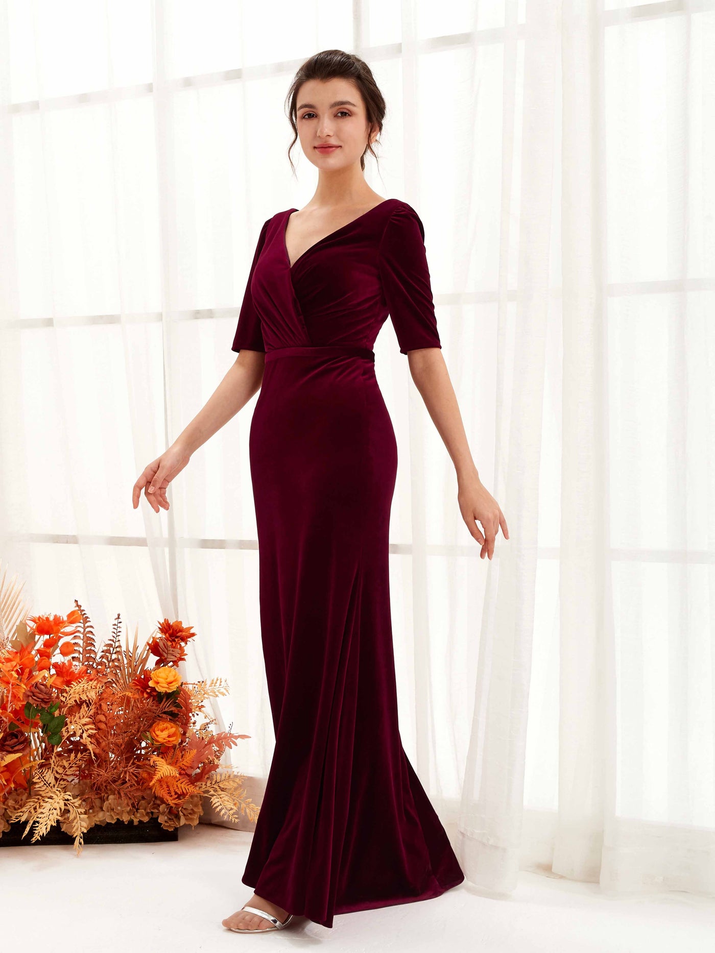 Carlyna Fourreau Longueur ras du sol Col V Manches mi-longues Velours Robe de demoiselle d'honneur Bordeaux #couleur_bordeaux