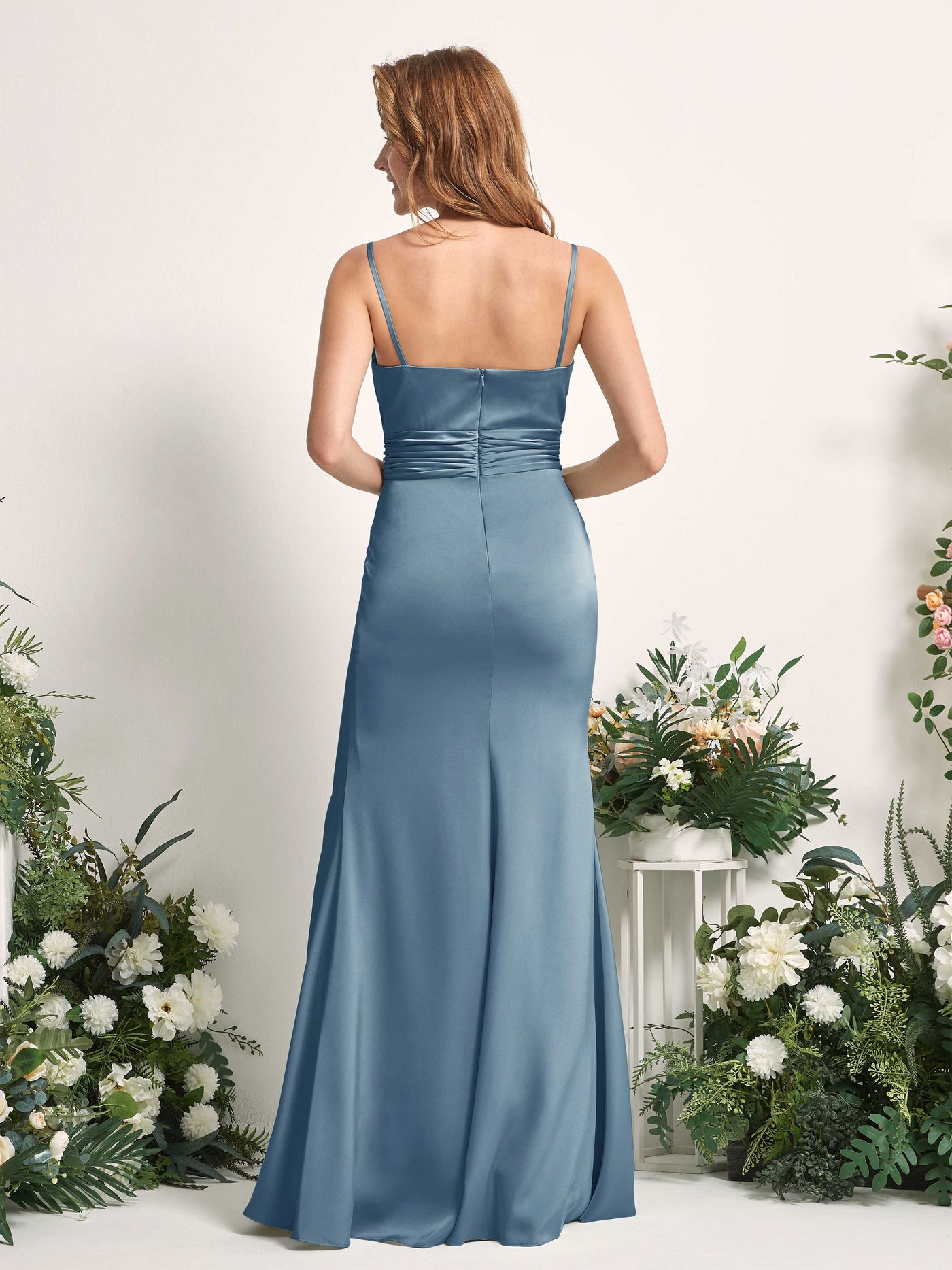Carlyna Robe de demoiselle d'honneur sirène encolure dégagée froncé fente jambe Bleu Encre #couleur_bleu-encre