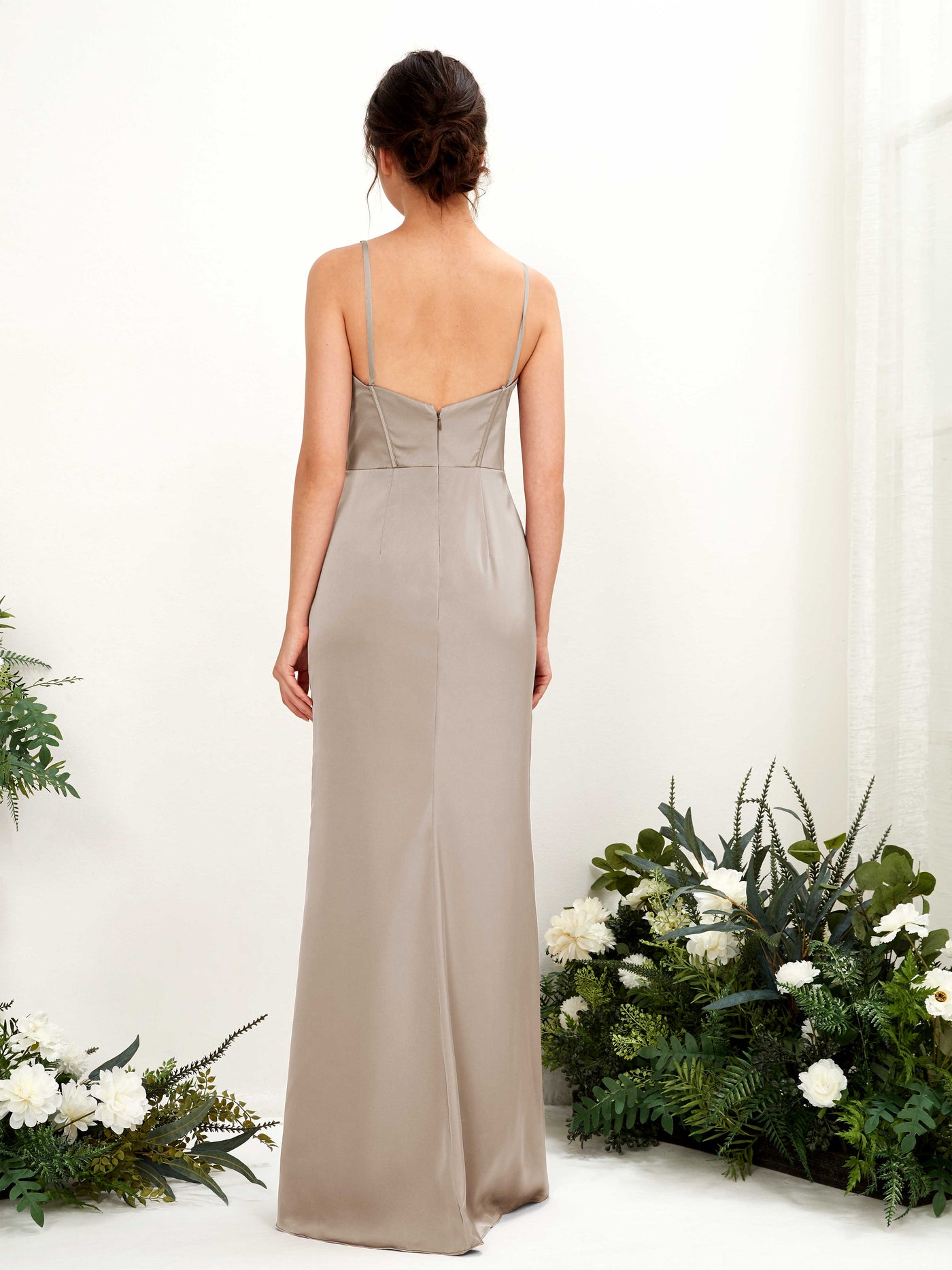 Carlyna Robe fourreau en satin col cœur longueur ras du sol demoiselle d'honneur Taupe #couleur_taupe