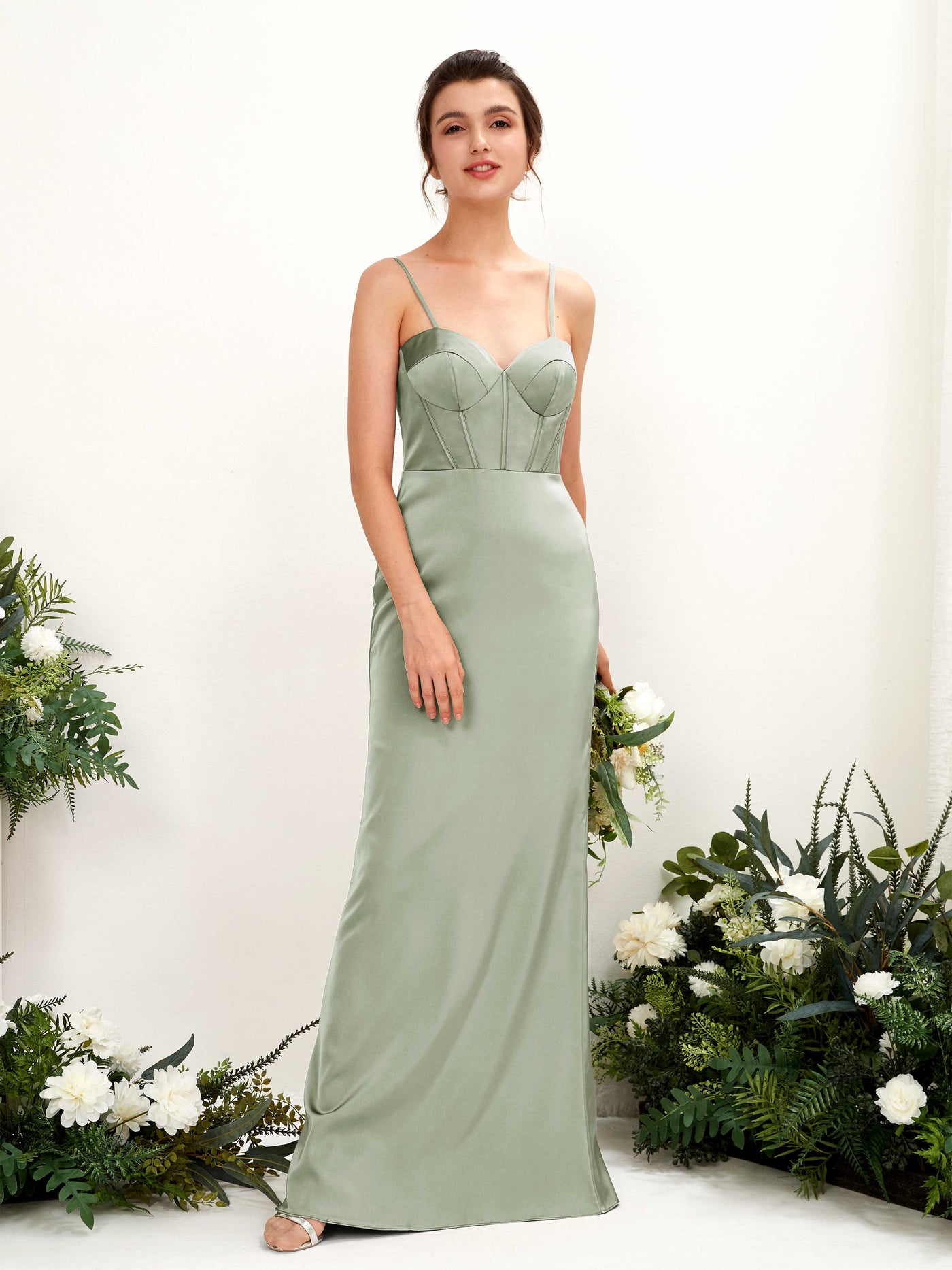 Carlyna Robe fourreau en satin col cœur longueur ras du sol demoiselle d'honneur Vert Sauge Foncé #couleur_vert-sauge-fonc