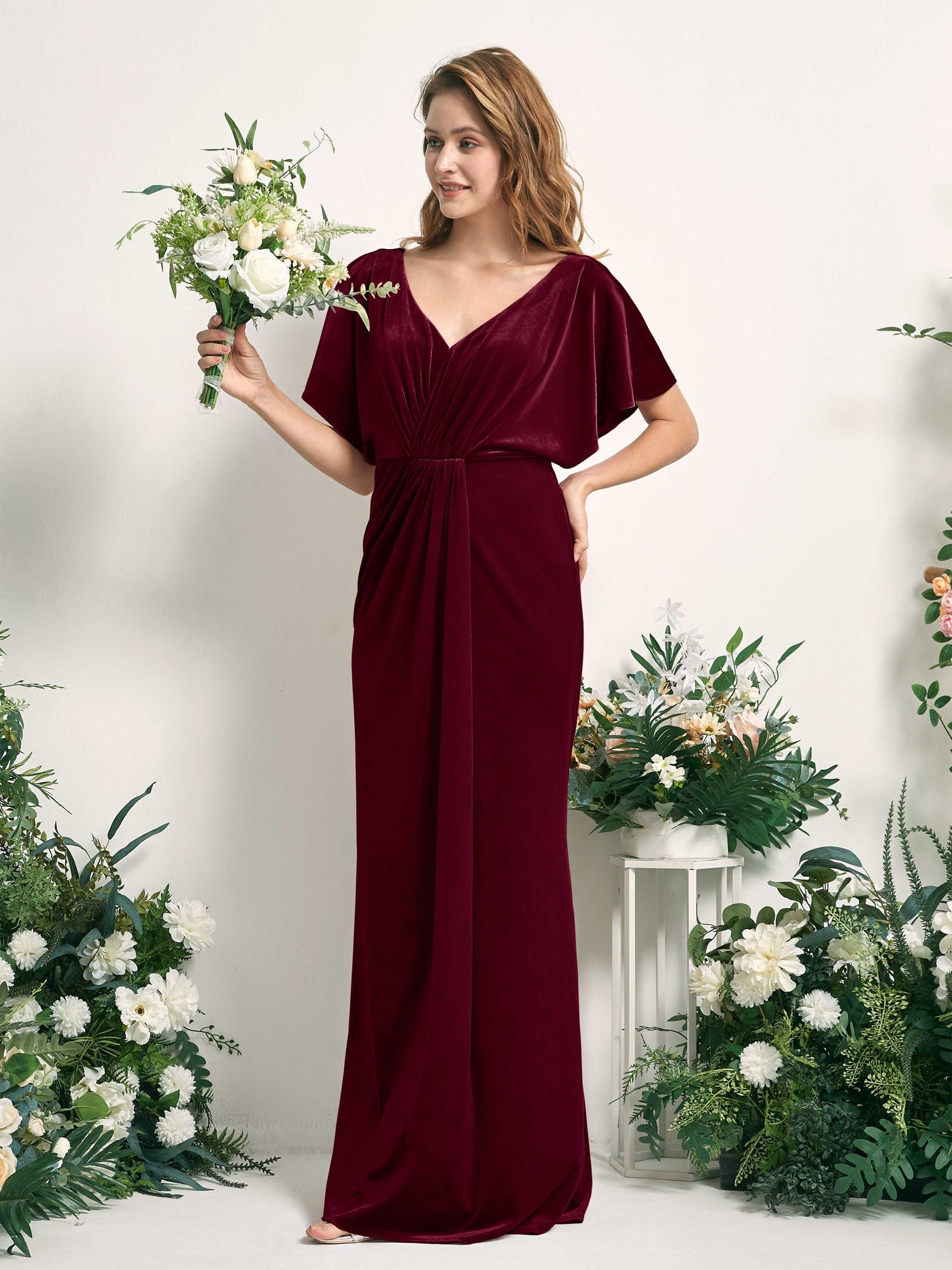 Carlyna Robe sirène col V froncée manches papillon velours longueur ras du sol Bordeaux #couleur_bordeaux