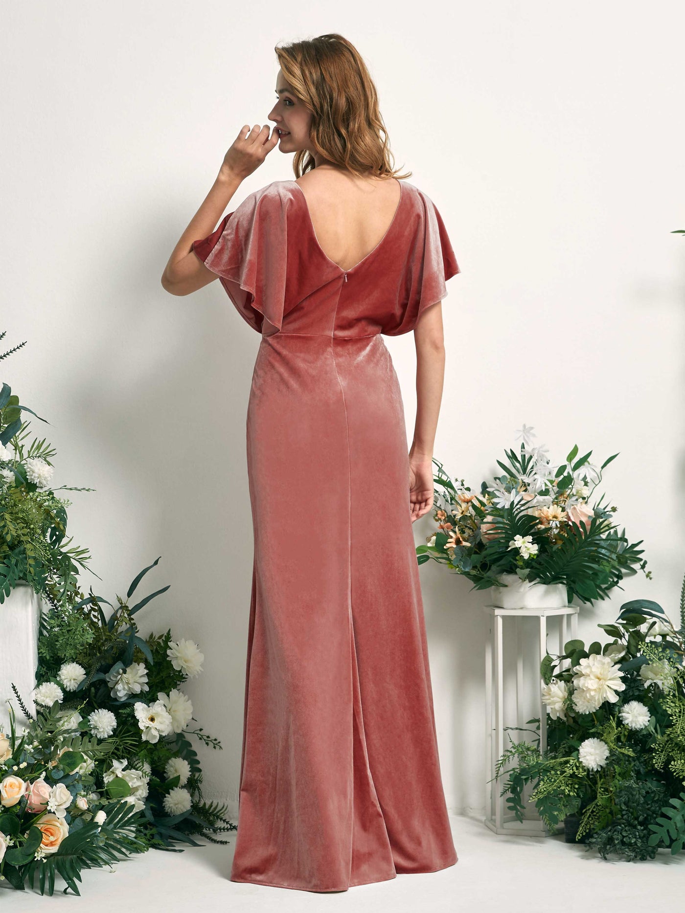 Carlyna Robe sirène col V froncée manches papillon velours longueur ras du sol Rose Poussiéreux #couleur_rose-poussi-reux