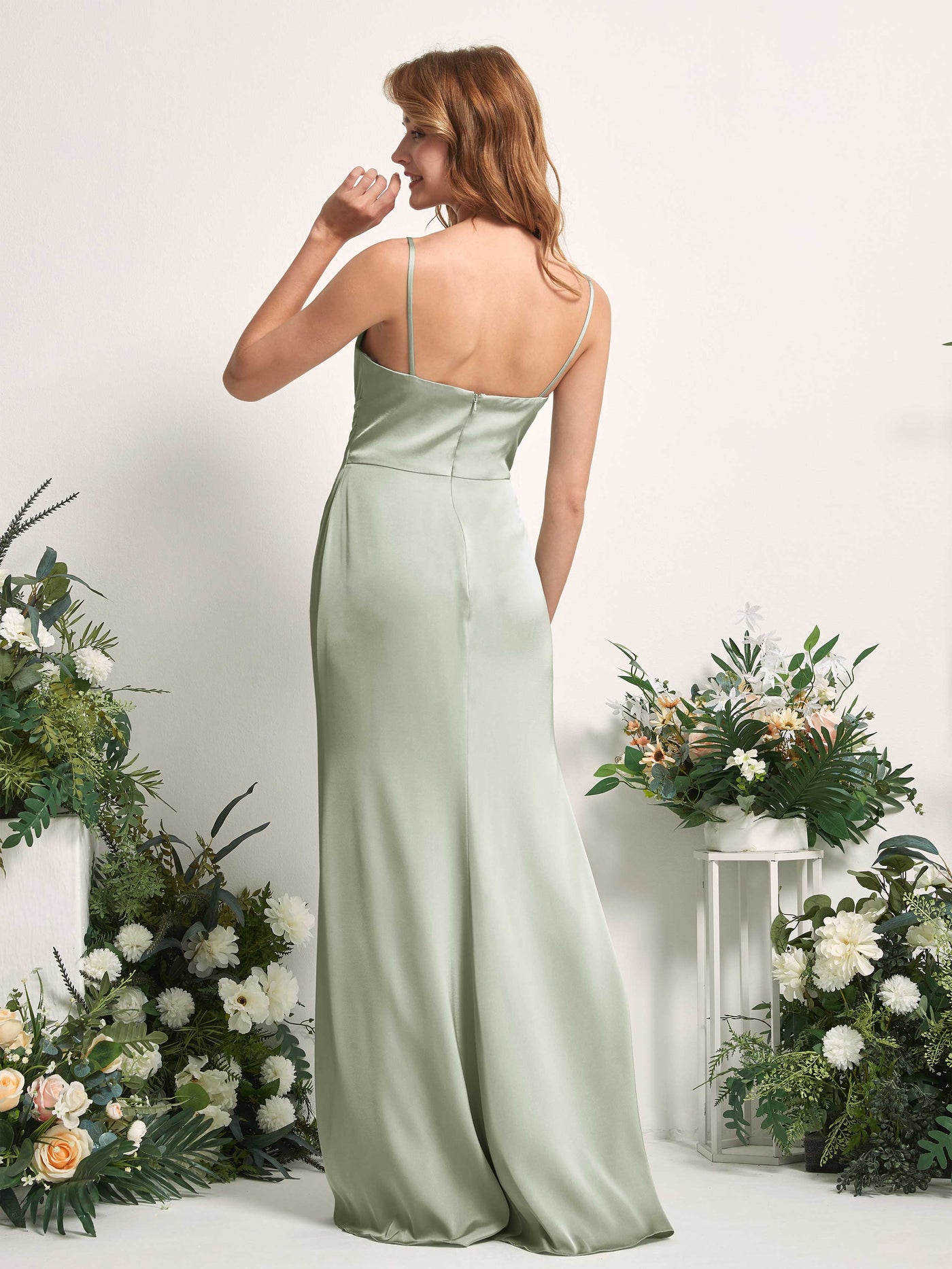 Carlyna Robe sirène Col V Longueur ras du sol Satin pour demoiselles d'honneur Vert Sauge Foncé #couleur_vert-sauge-fonc