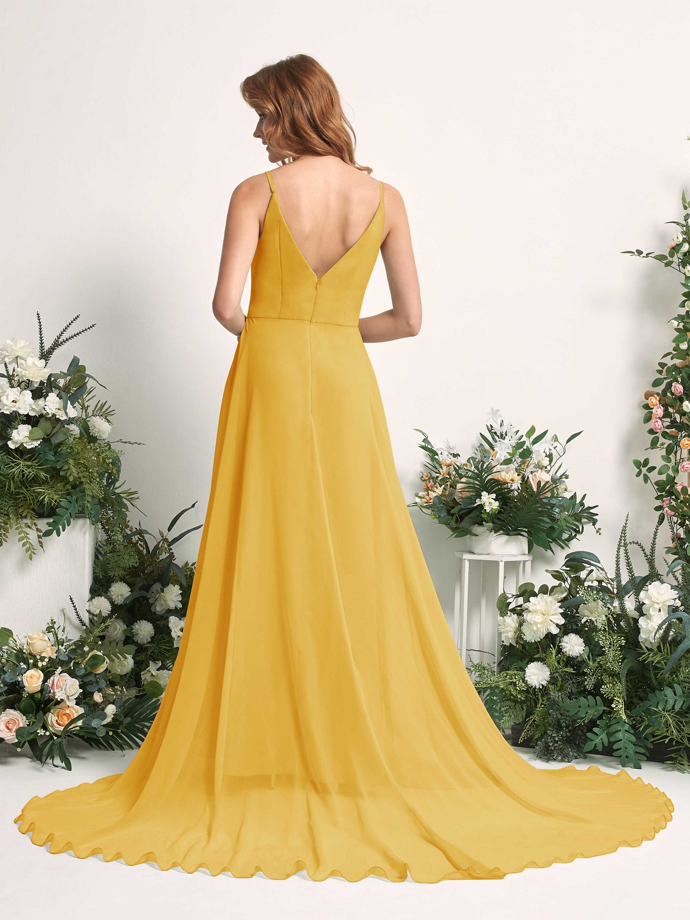 Carlyna Robe trapèze avec col V et fente sur la jambe longueur ras du sol demoiselle d'honneur Jaune Moutard #couleur_jaune-moutard