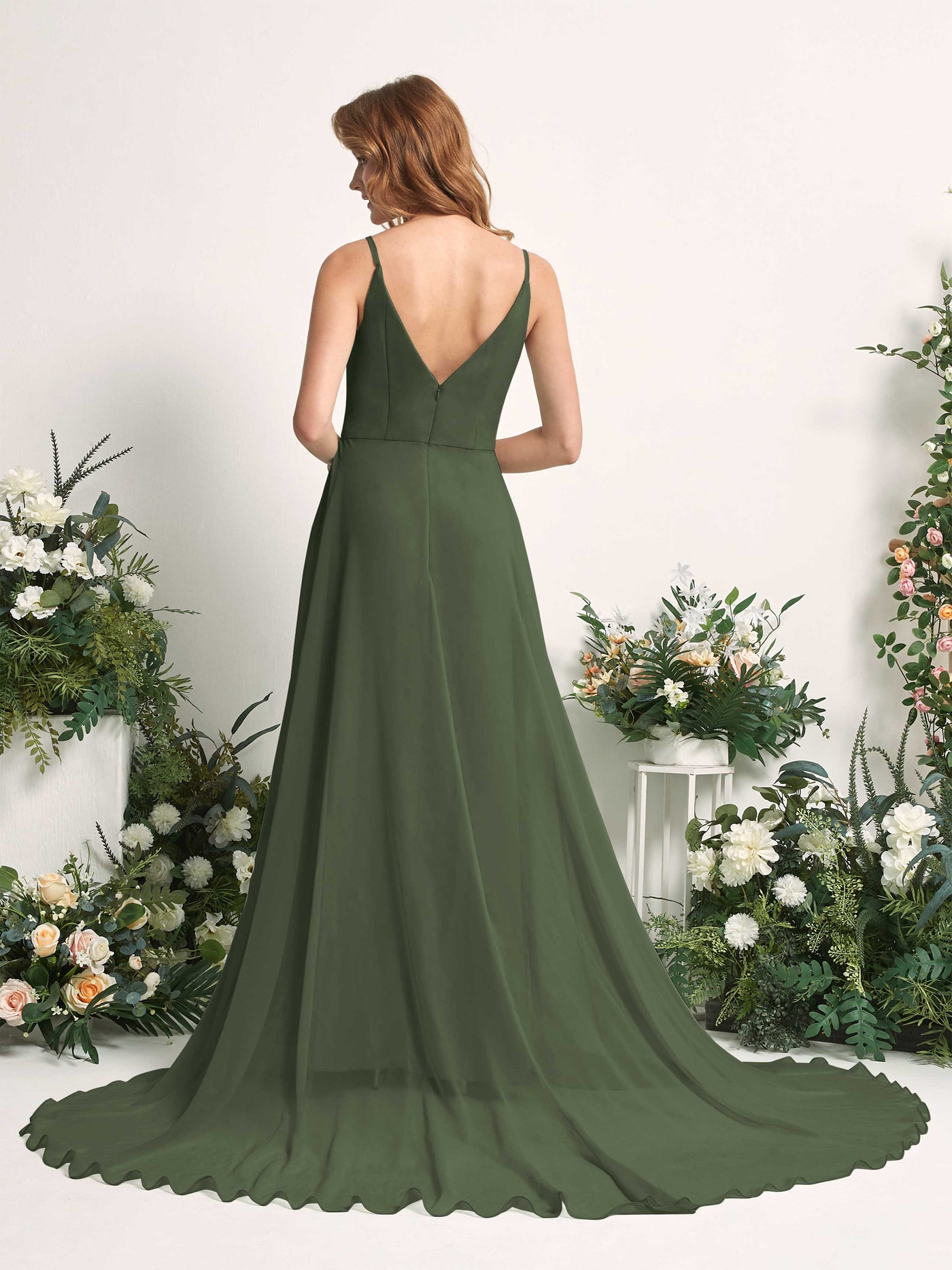 Carlyna Robe trapèze avec col V et fente sur la jambe longueur ras du sol demoiselle d'honneur Olive Martini #couleur_olive-martini