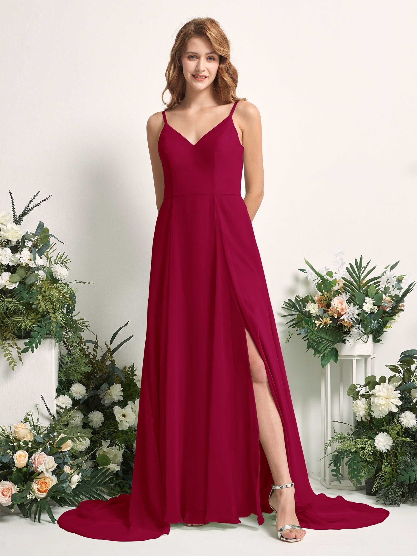 Carlyna Robe trapèze avec col V et fente sur la jambe longueur ras du sol demoiselle d'honneur Rouge Bouffon #couleur_rouge-bouffon