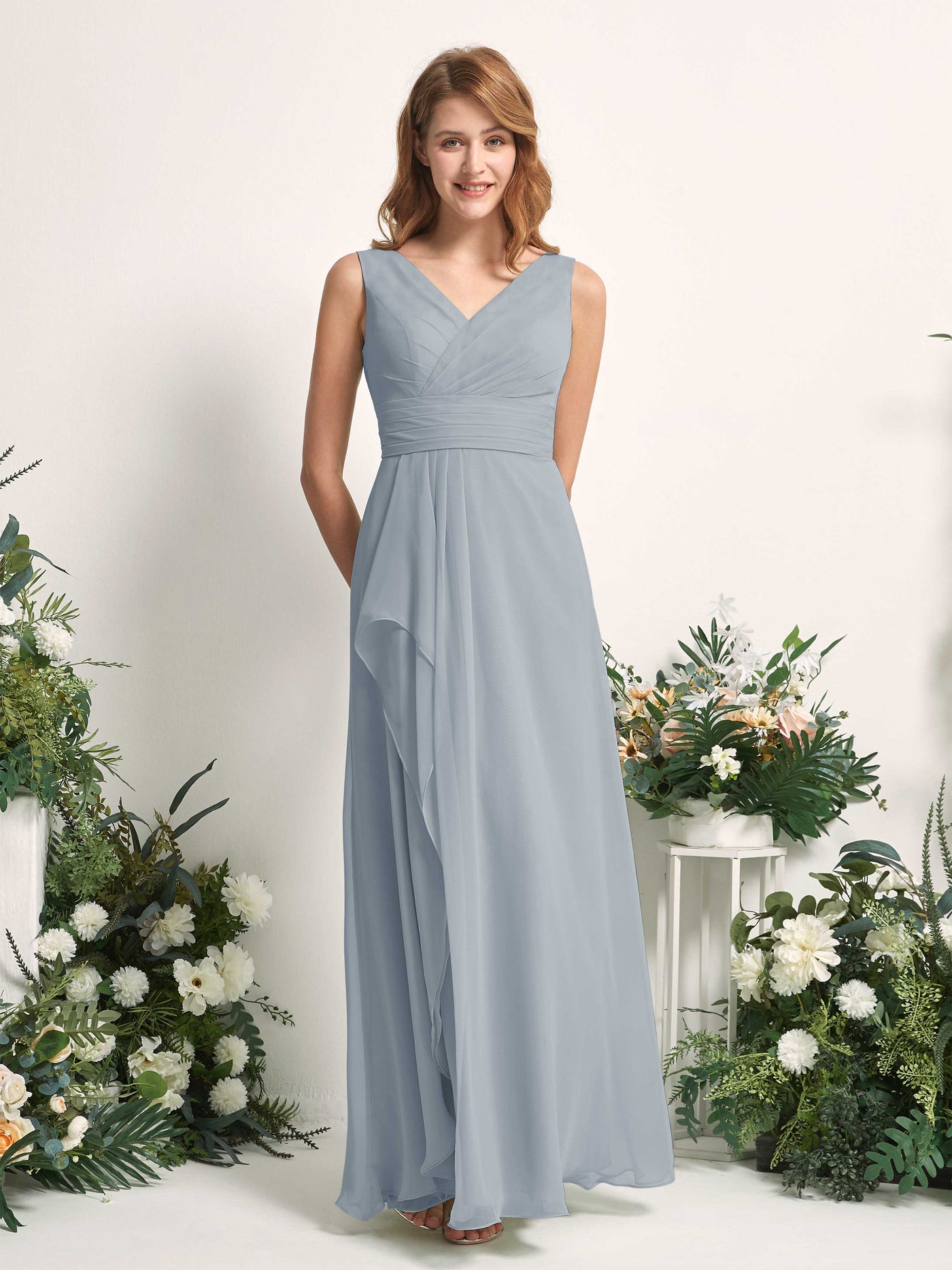 Carlyna Robe trapèze avec col V longueur ras du sol robe de demoiselle d'honneur Bleu Poussiéreux Amélioré #couleur_bleu-poussi-reux-am-lior
