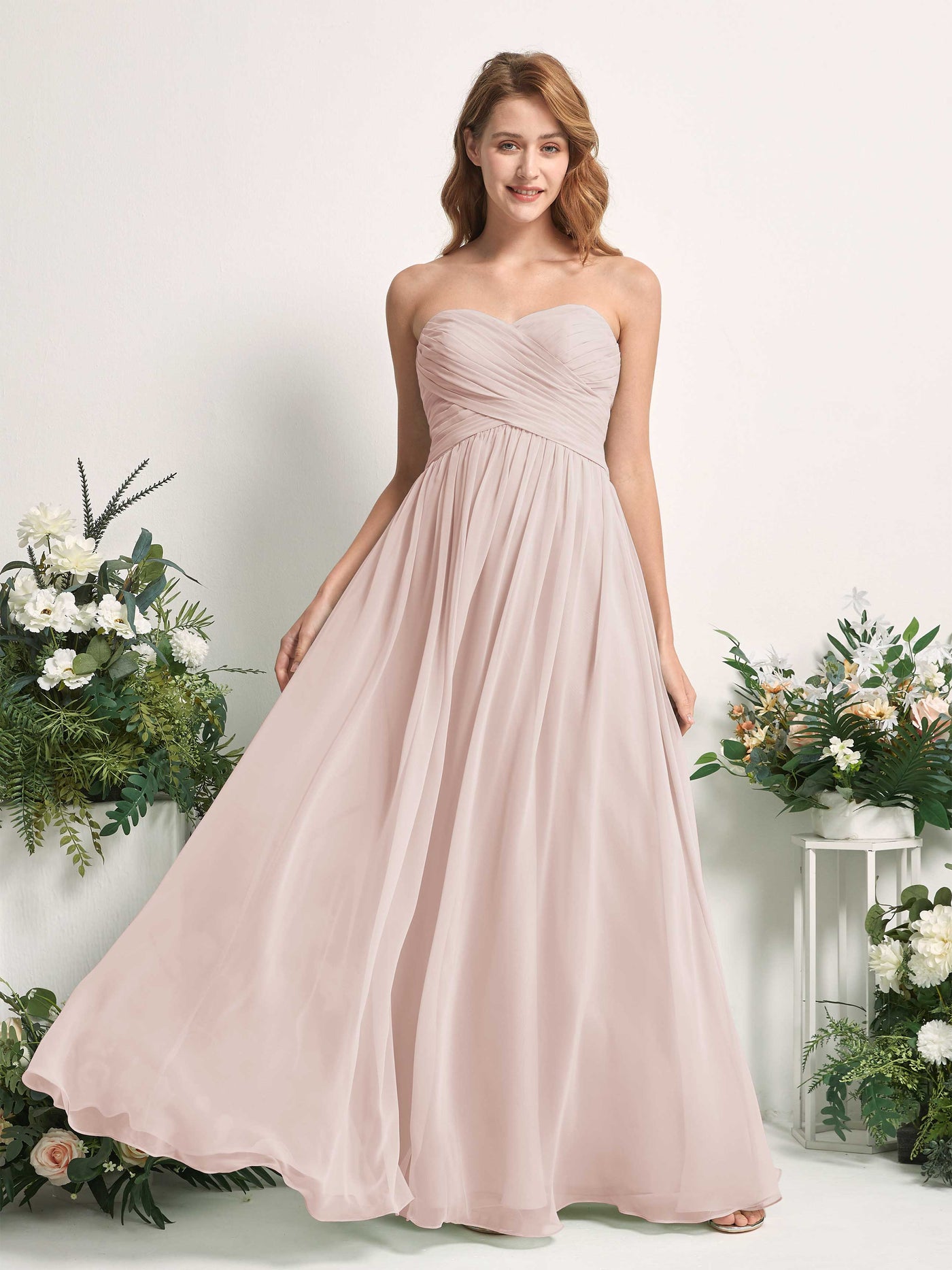 Carlyna Robe Trapèze Col cœur Longueur ras du sol Mousseline Froncé Demoiselle d'honneur Biscotti #couleur_biscotti