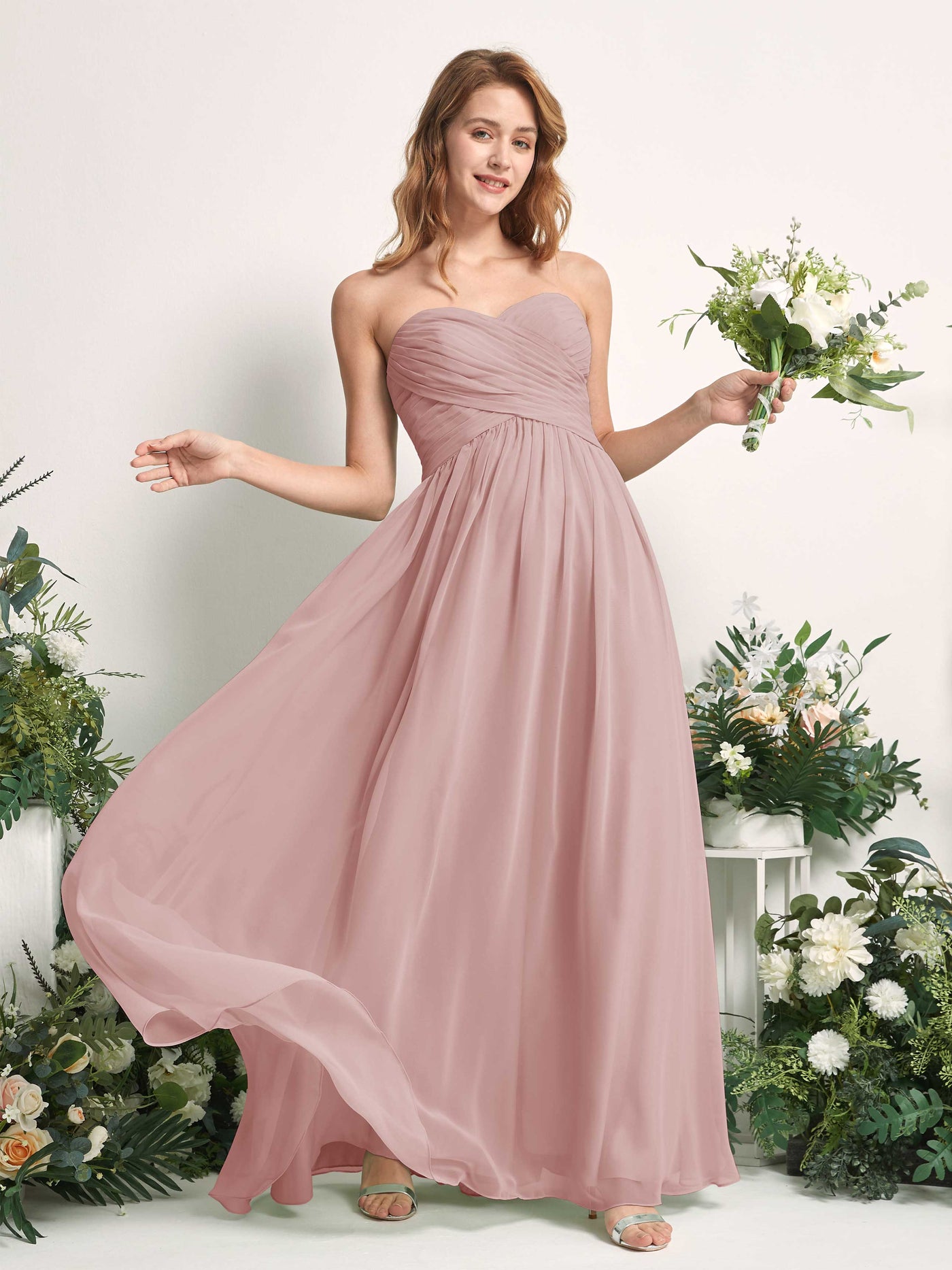 Carlyna Robe Trapèze Col cœur Longueur ras du sol Mousseline Froncé Demoiselle d'honneur Rose Poussiéreux #couleur_rose-poussi-reux