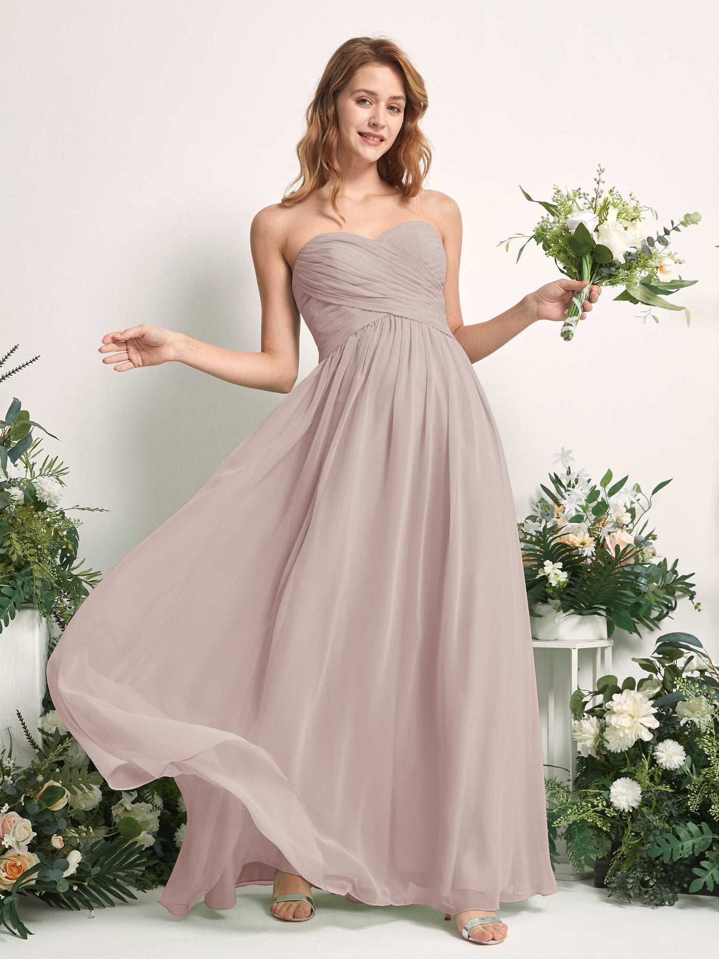 Carlyna Robe Trapèze Col cœur Longueur ras du sol Mousseline Froncé Demoiselle d'honneur Taupe #couleur_taupe