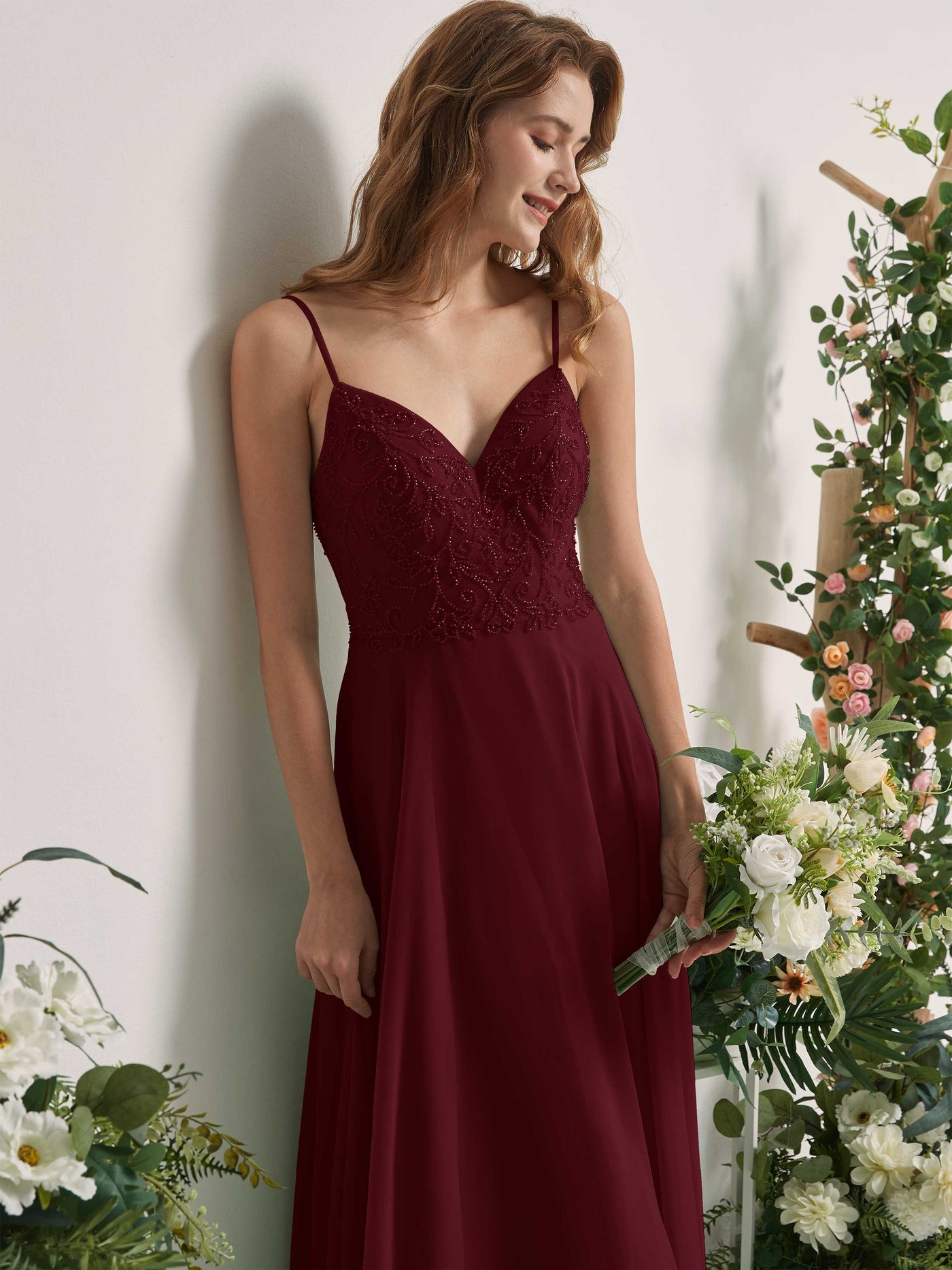 Carlyna Robe trapèze Col V Bretelles spaghetti Longueur ras du sol Demoiselle d'honneur Bordeaux #couleur_bordeaux