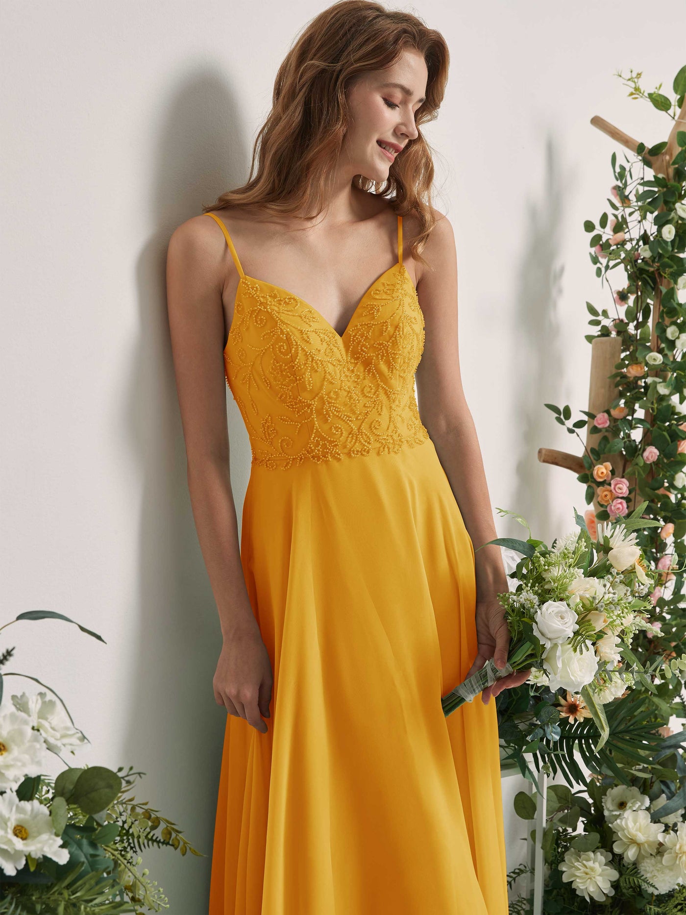 Carlyna Robe trapèze Col V Bretelles spaghetti Longueur ras du sol Demoiselle d'honneur Jaune Moutard #couleur_jaune-moutard