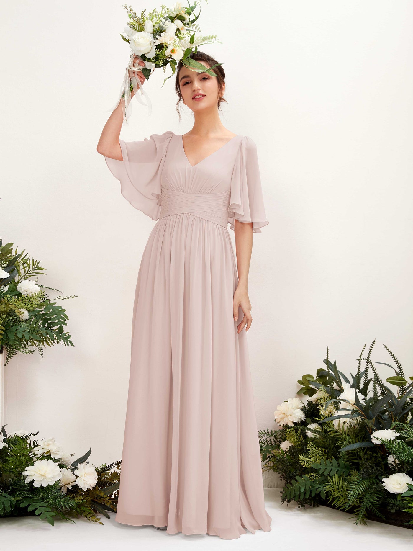 Carlyna Robe trapèze col V manches courtes longueur ras du sol en mousseline Biscotti #couleur_biscotti