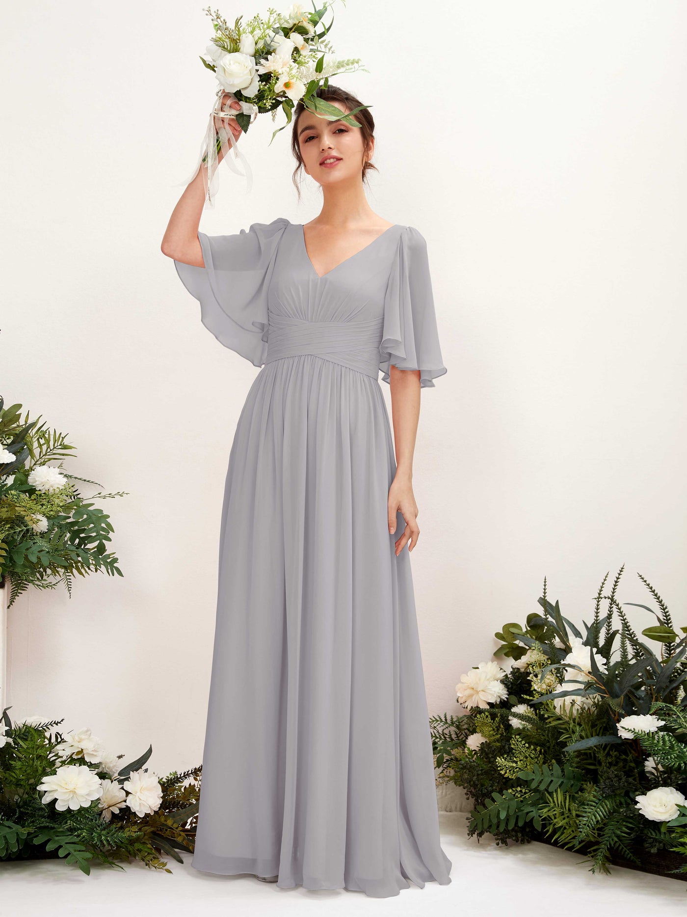 Carlyna Robe trapèze col V manches courtes longueur ras du sol en mousseline Gris Boussole #couleur_gris-boussole