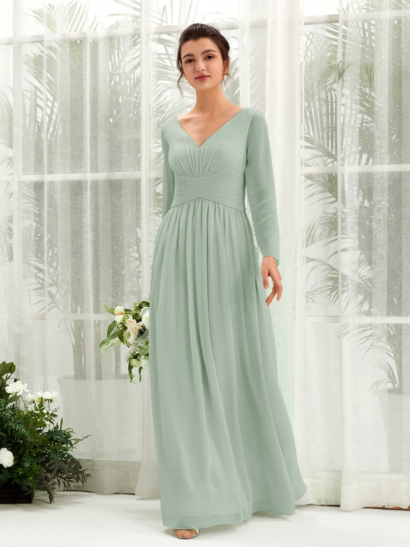 Carlyna Robe trapèze Col V Manches longues longueur sol demoiselle d'honneur Vert Sauge Foncé #couleur_vert-sauge-fonc