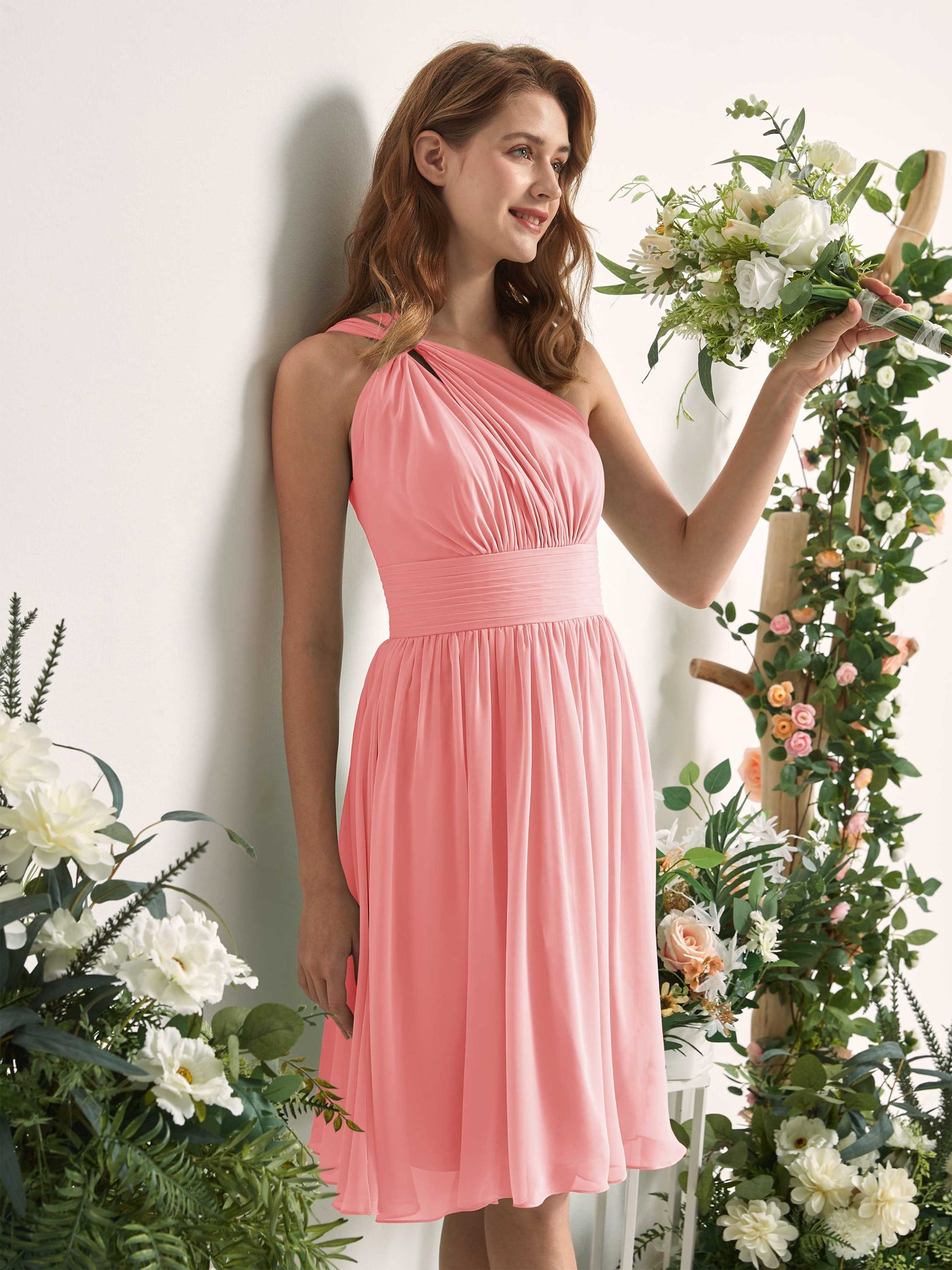 Carlyna Robe trapèze décolleté asymétrique longueur genou froncée en mousseline demoiselle d'honneur Rose Ballet #couleur_rose-ballet