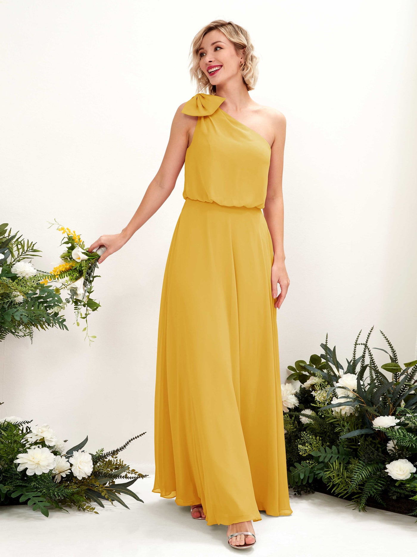 Carlyna Robe trapèze décolleté asymétrique longueur ras du sol demoiselle d'honneur Jaune Moutard #couleur_jaune-moutard