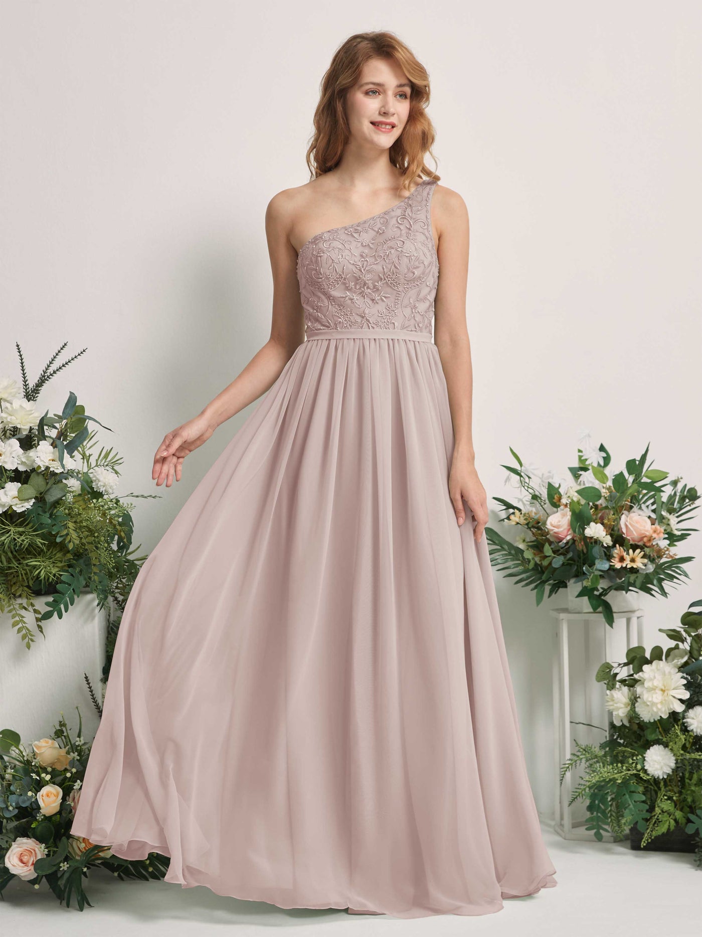 Carlyna Robe trapèze Décolleté asymétrique Longueur ras du sol Mousseline demoiselle d'honneur Taupe #couleur_taupe