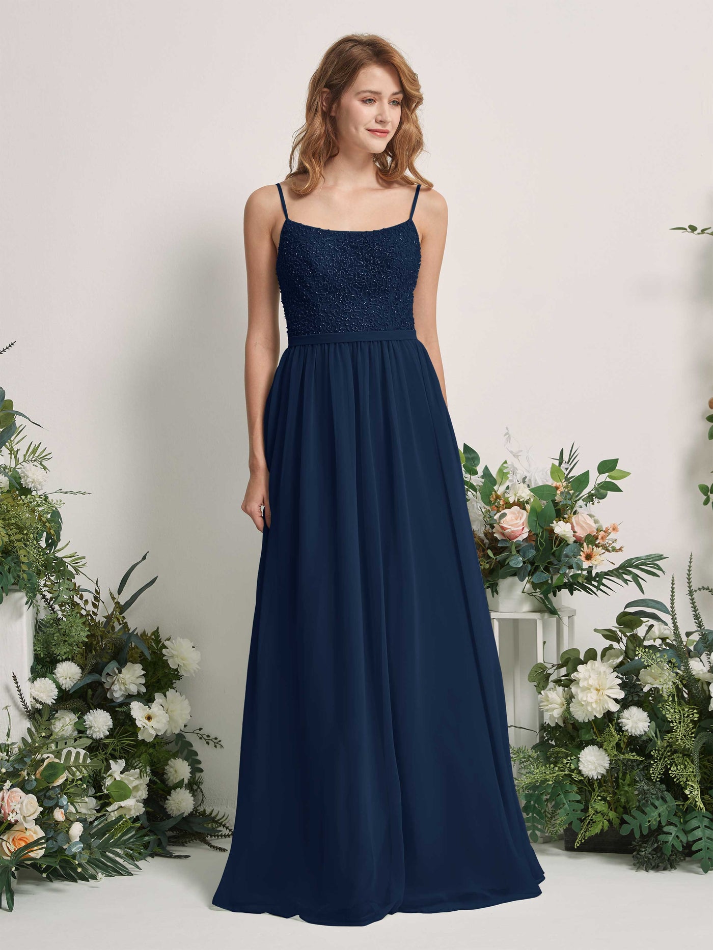 Carlyna Robe Trapèze Encolure dégagée Longue Mousseline Robes de demoiselle d'honneur Bleu Marine #couleur_bleu-marine