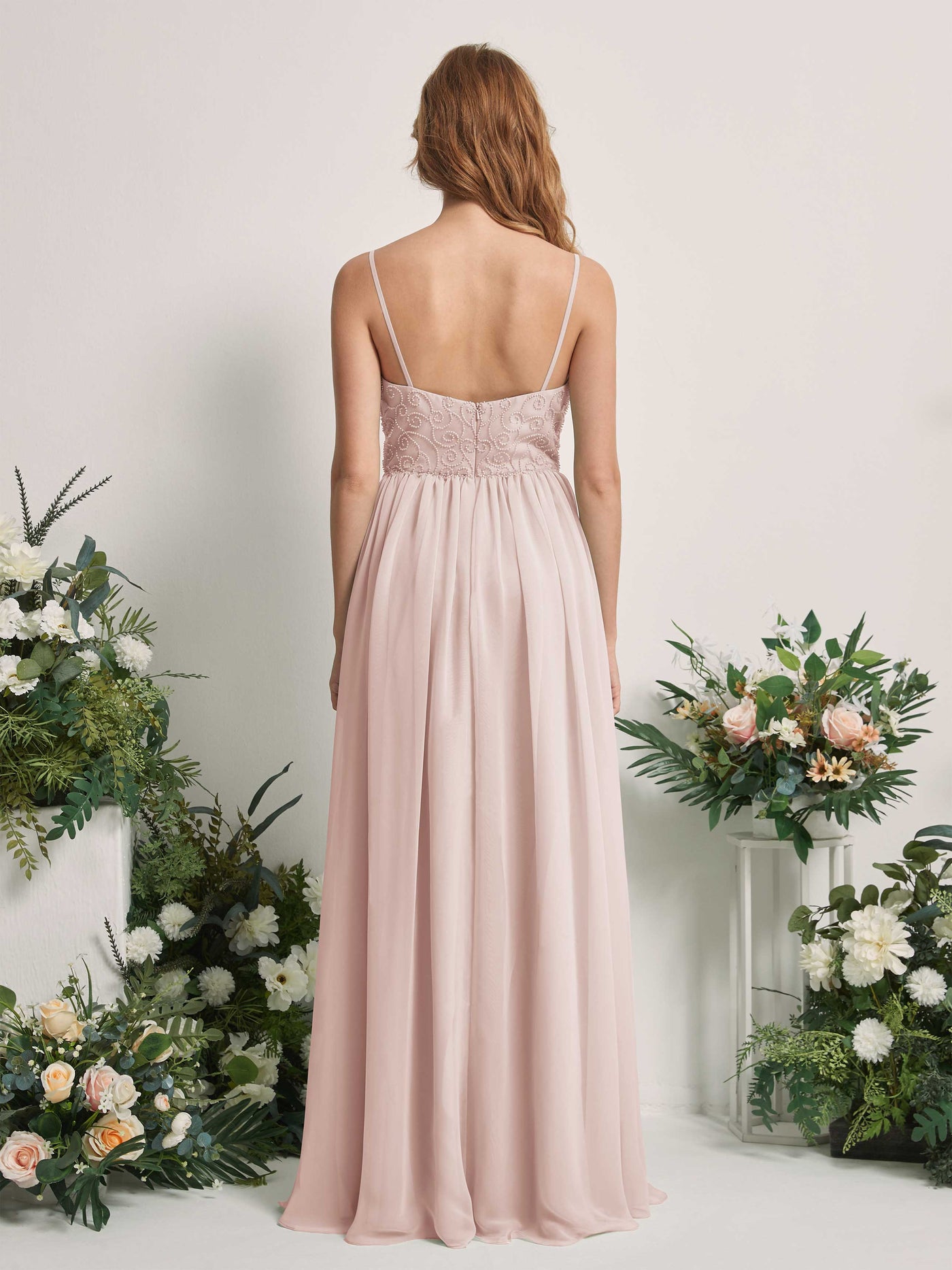 Carlyna Robe trapèze encolure dégagée longueur ras du sol mousseline demoiselle d'honneur Biscotti #couleur_biscotti
