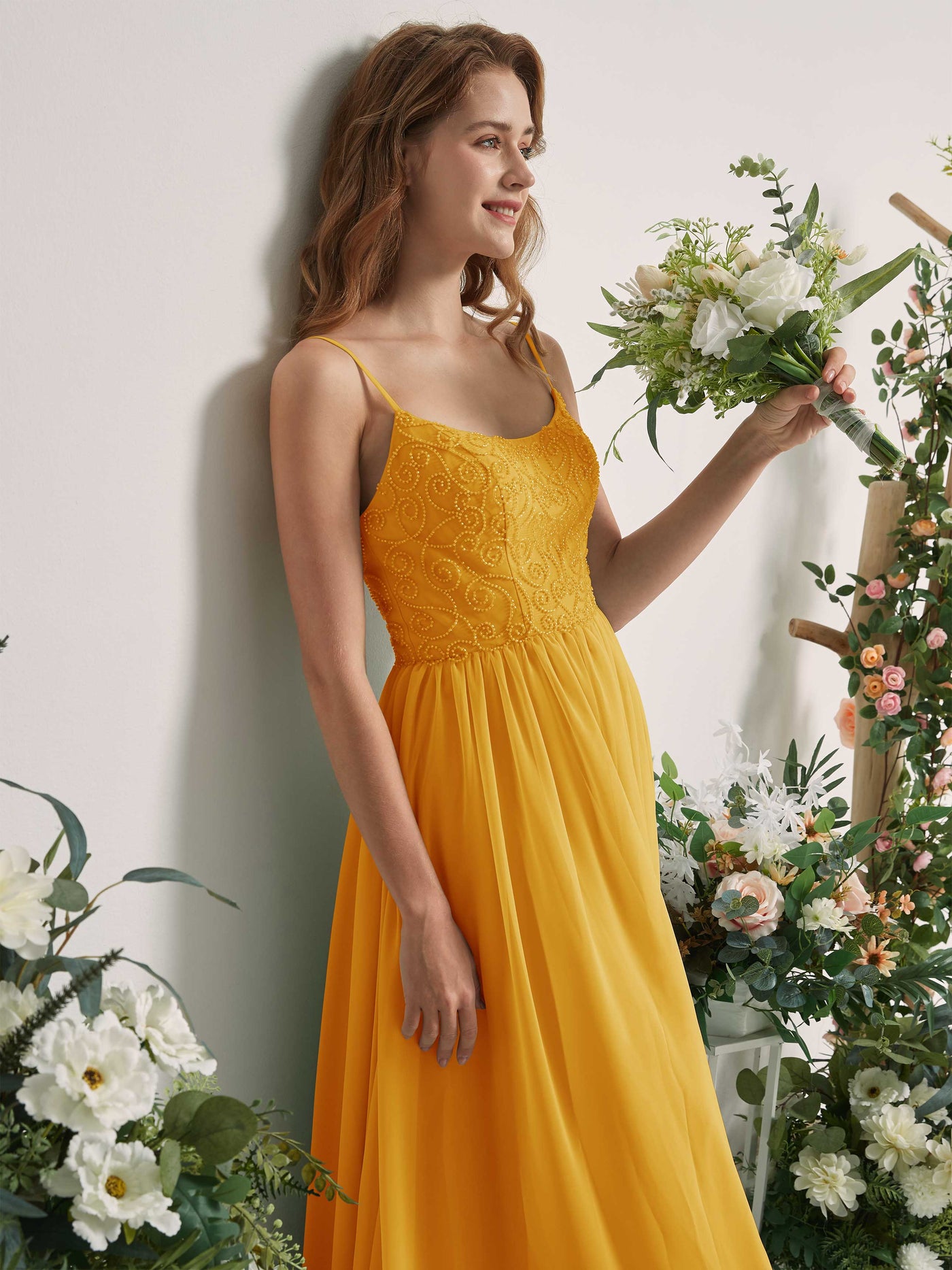 Carlyna Robe trapèze encolure dégagée longueur ras du sol mousseline demoiselle d'honneur Jaune Moutard #couleur_jaune-moutard