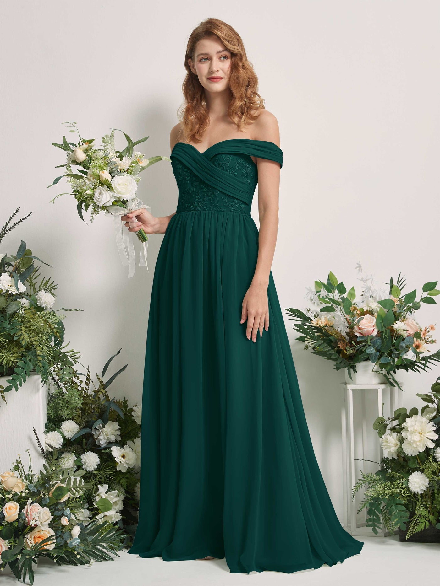 Carlyna Robe Trapèze Épaule Dénudée Longueur Ras du Sol Brodée Robes de Demoiselle d'honneur Émeraude Foncé #couleur_meraude-fonc