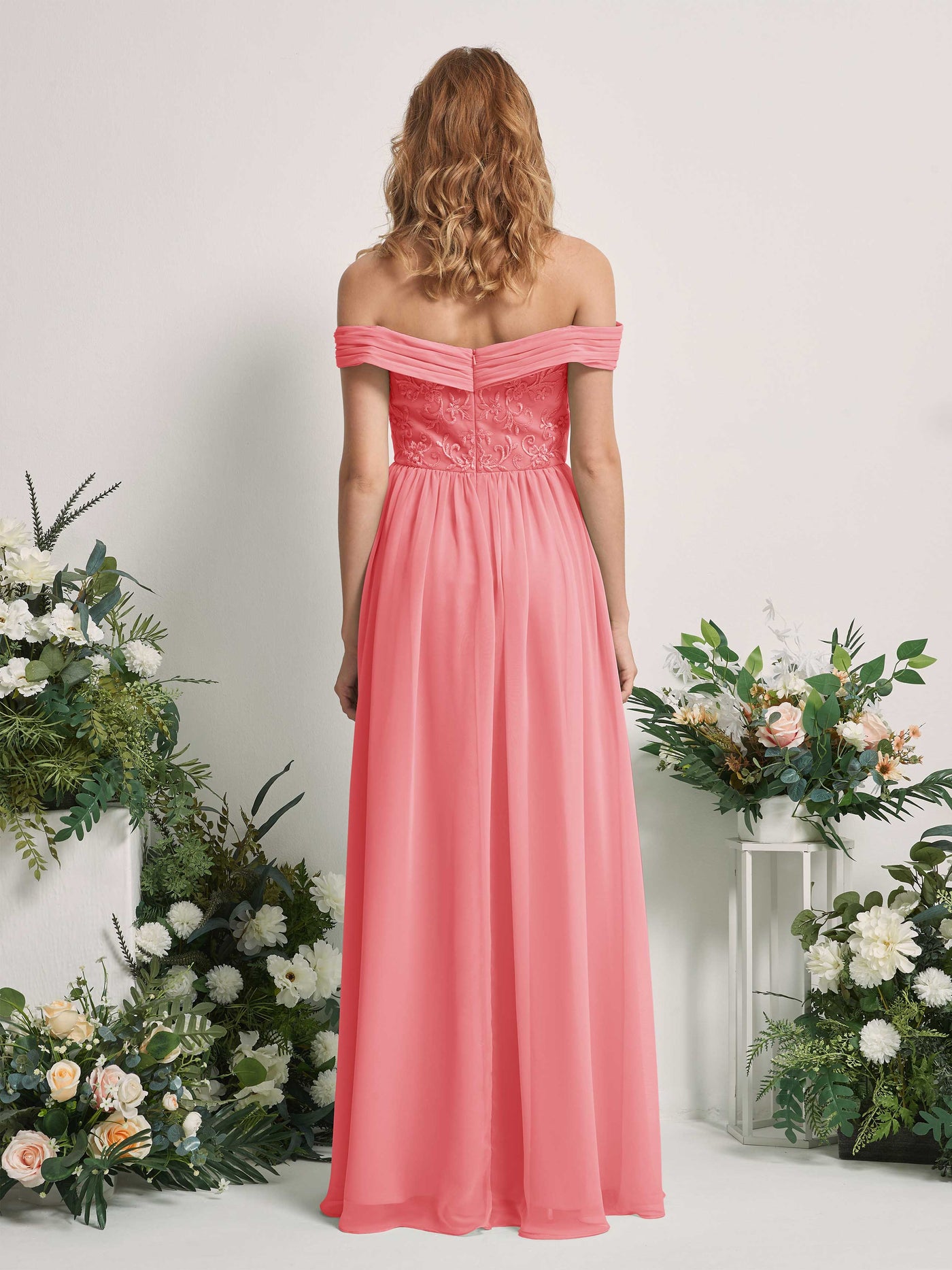 Carlyna Robe Trapèze Épaule Dénudée Longueur Ras du Sol Brodée Robes de Demoiselle d'honneur Rose Corail #couleur_rose-corail