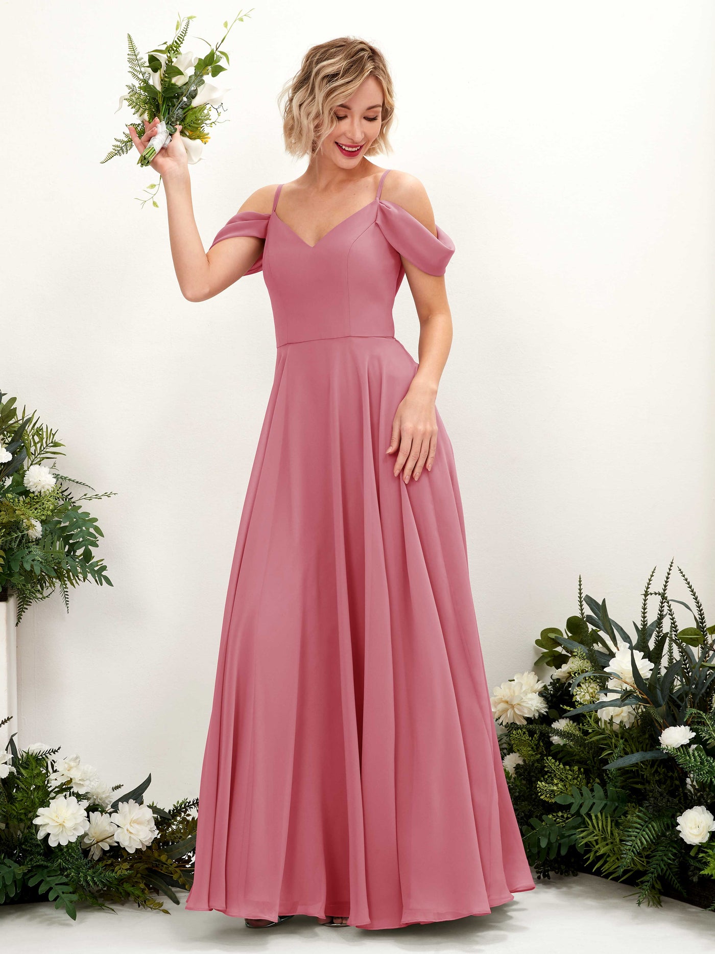 Carlyna Robe trapèze Épaule Dénudée Longueur ras du sol Mousseline demoiselle d'honneur Rose Du Désert #couleur_rose-du-d-sert