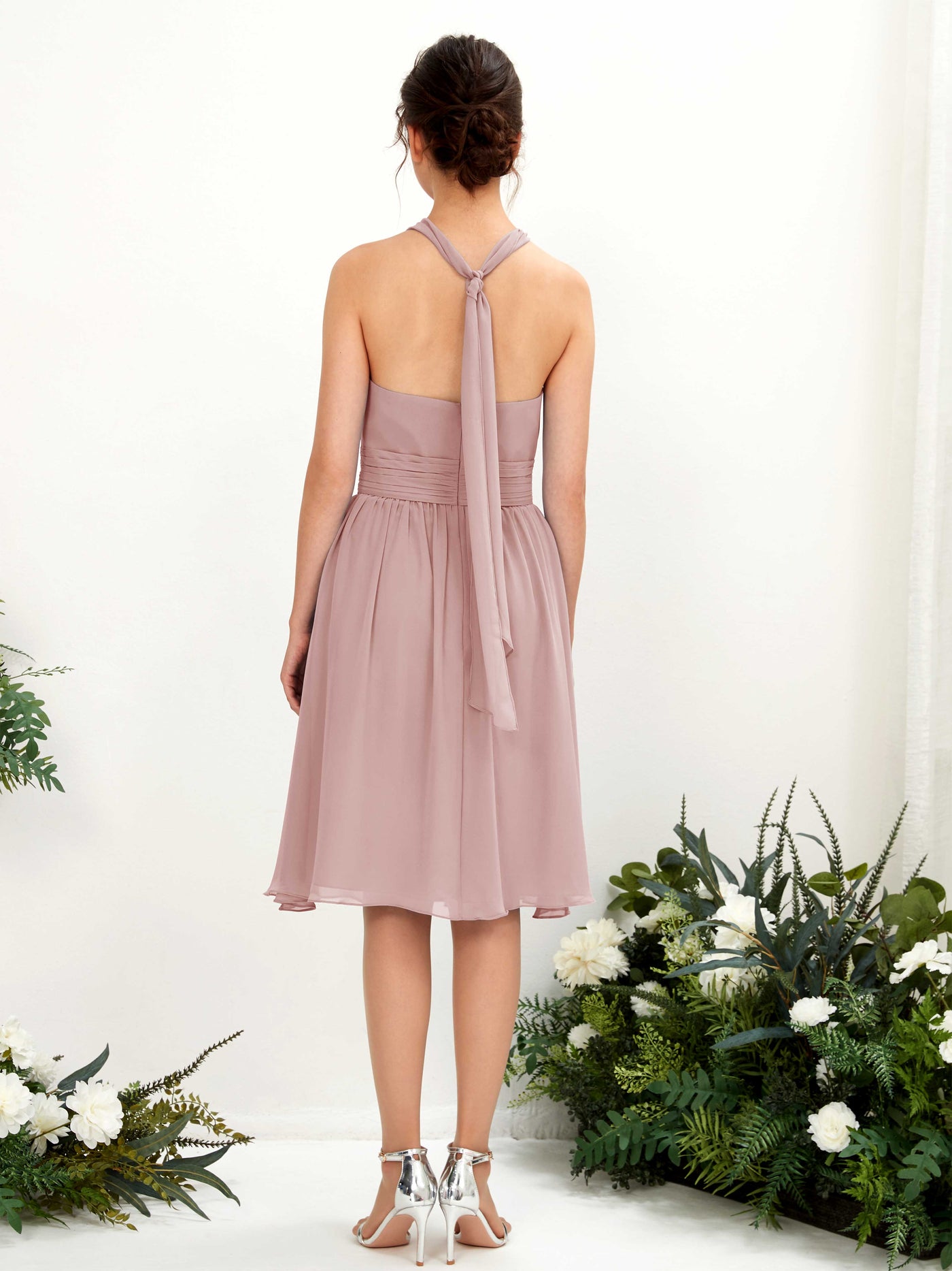 Carlyna Robe trapèze licou longueur genou mousseline froncé demoiselle d'honneur Rose Poussiéreux #couleur_rose-poussi-reux