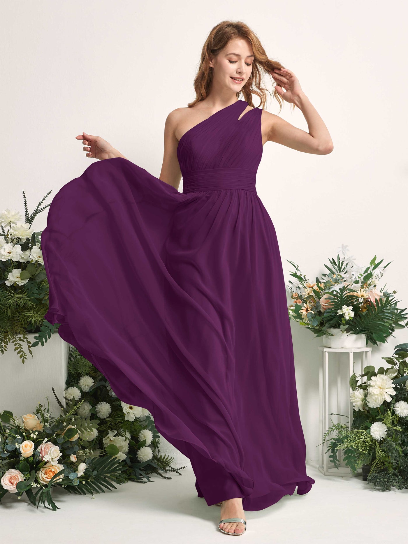 Carlyna Robe Trapèze Longueur ras du sol Décolleté Asymétrique Mousseline Demoiselle d'honneur Pourpre #couleur_pourpre