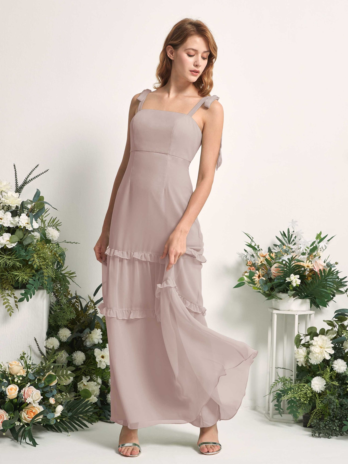 Carlyna Robe Trapèze Longueur Sol Col Droit Volants Mousseline demoiselle d'honneur Taupe #couleur_taupe